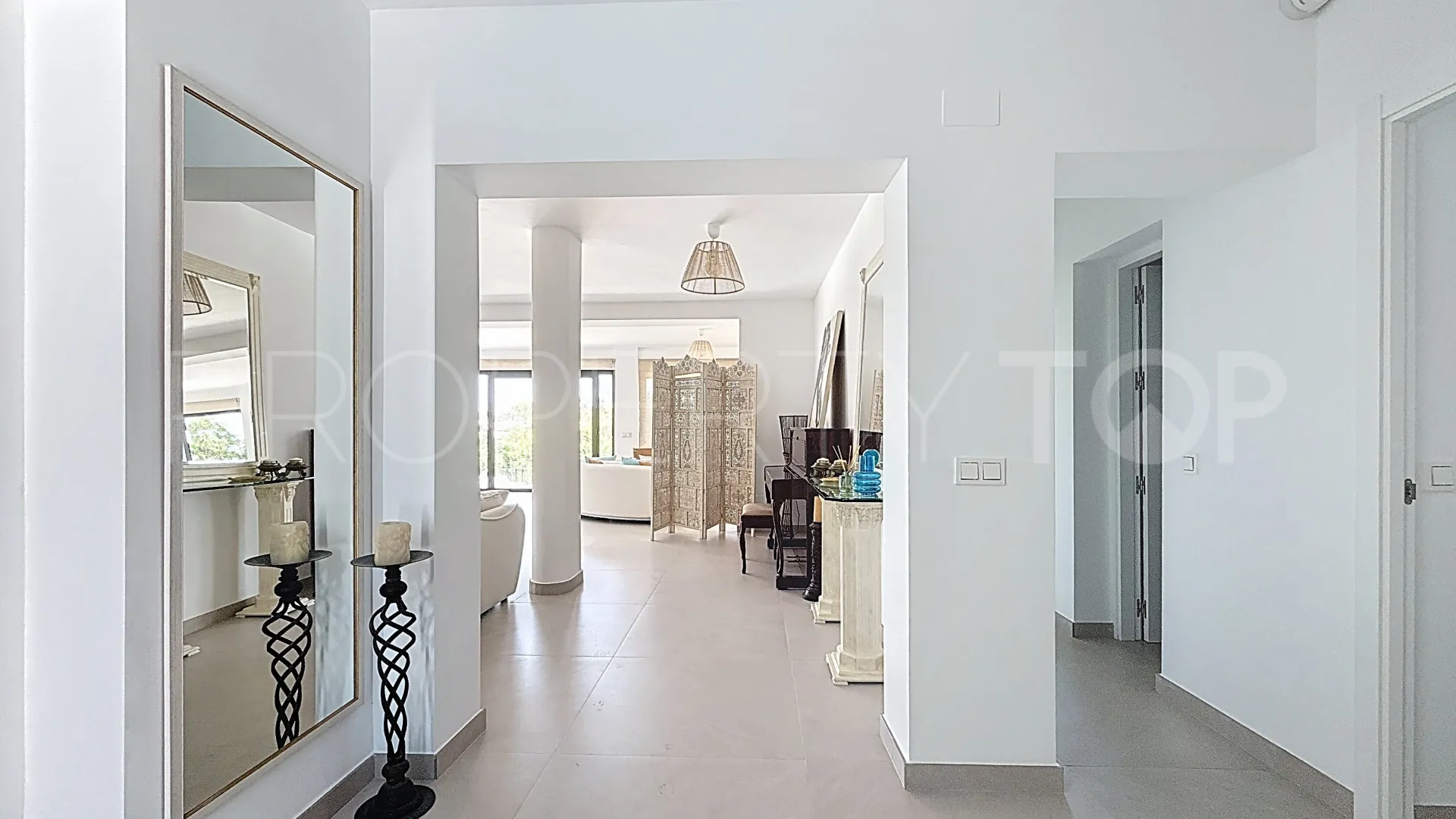 Villa for sale in Guadalmina Alta with 4 bedrooms