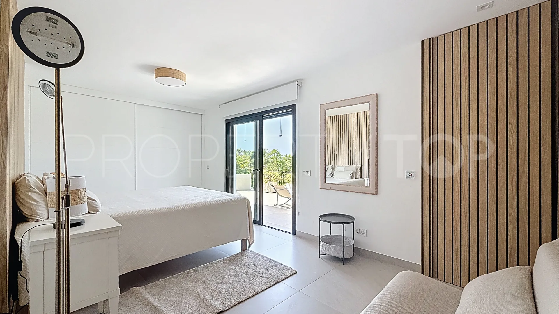 Villa for sale in Guadalmina Alta with 4 bedrooms