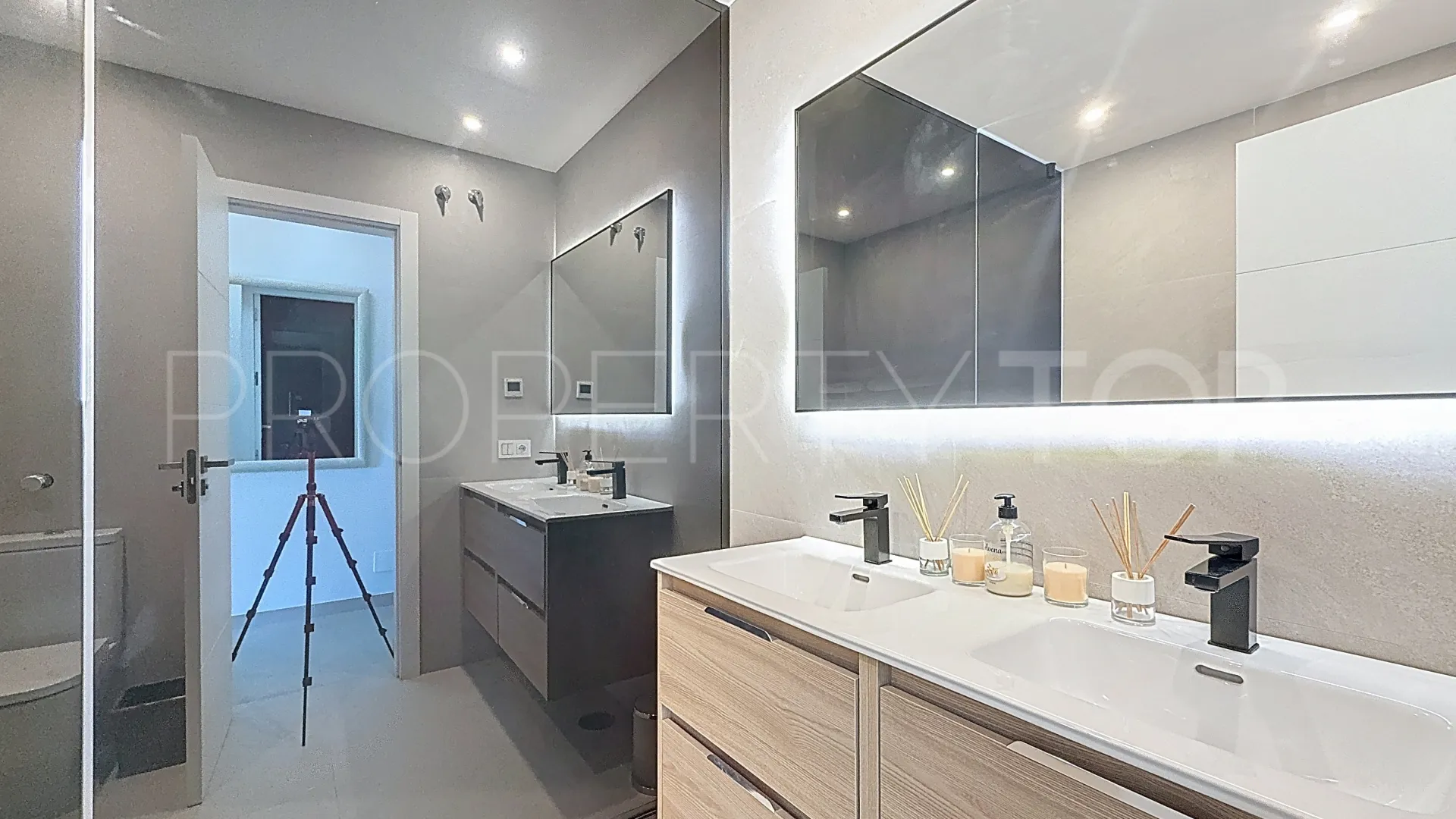 Villa for sale in Guadalmina Alta with 4 bedrooms