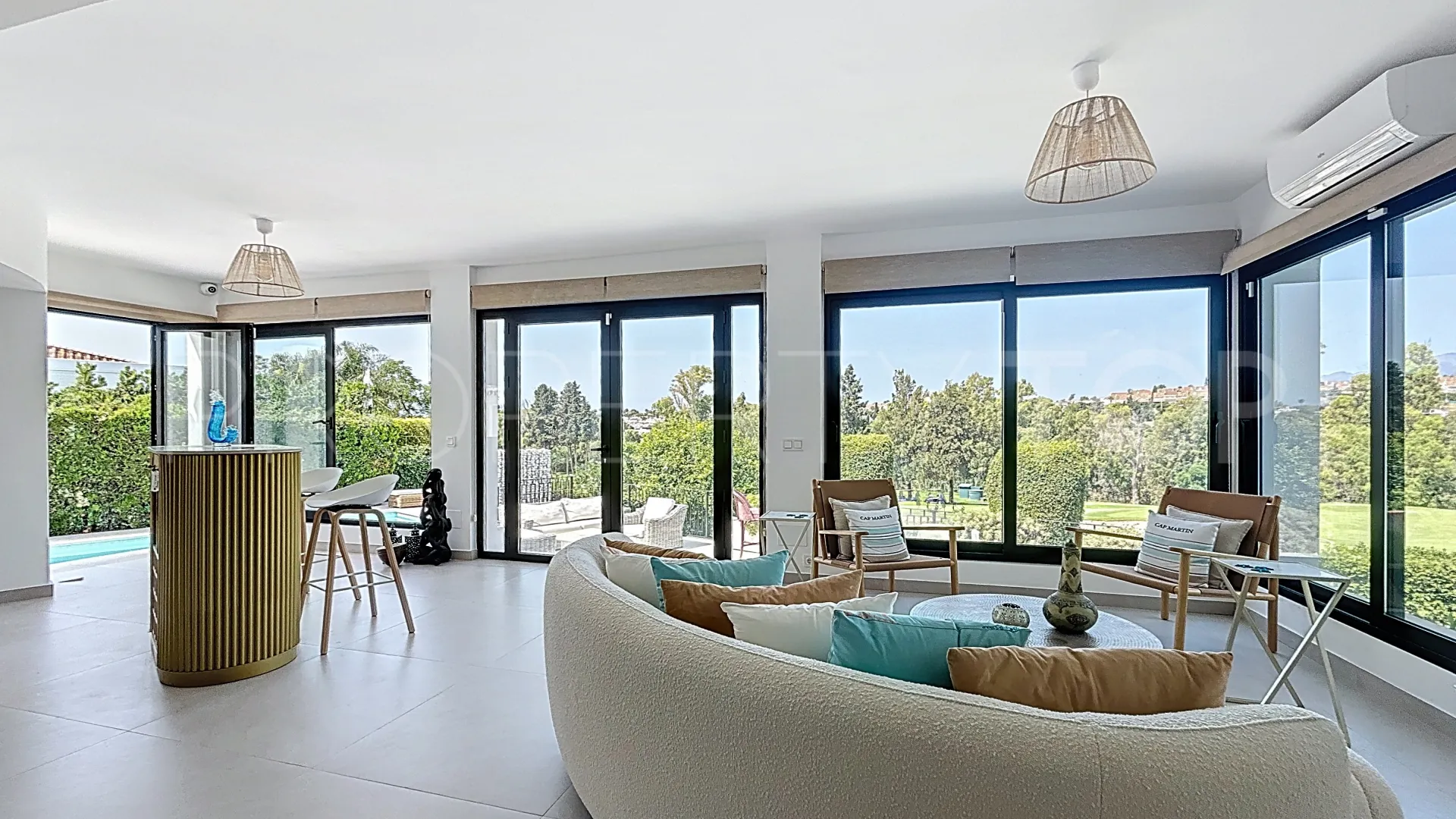 Villa for sale in Guadalmina Alta with 4 bedrooms