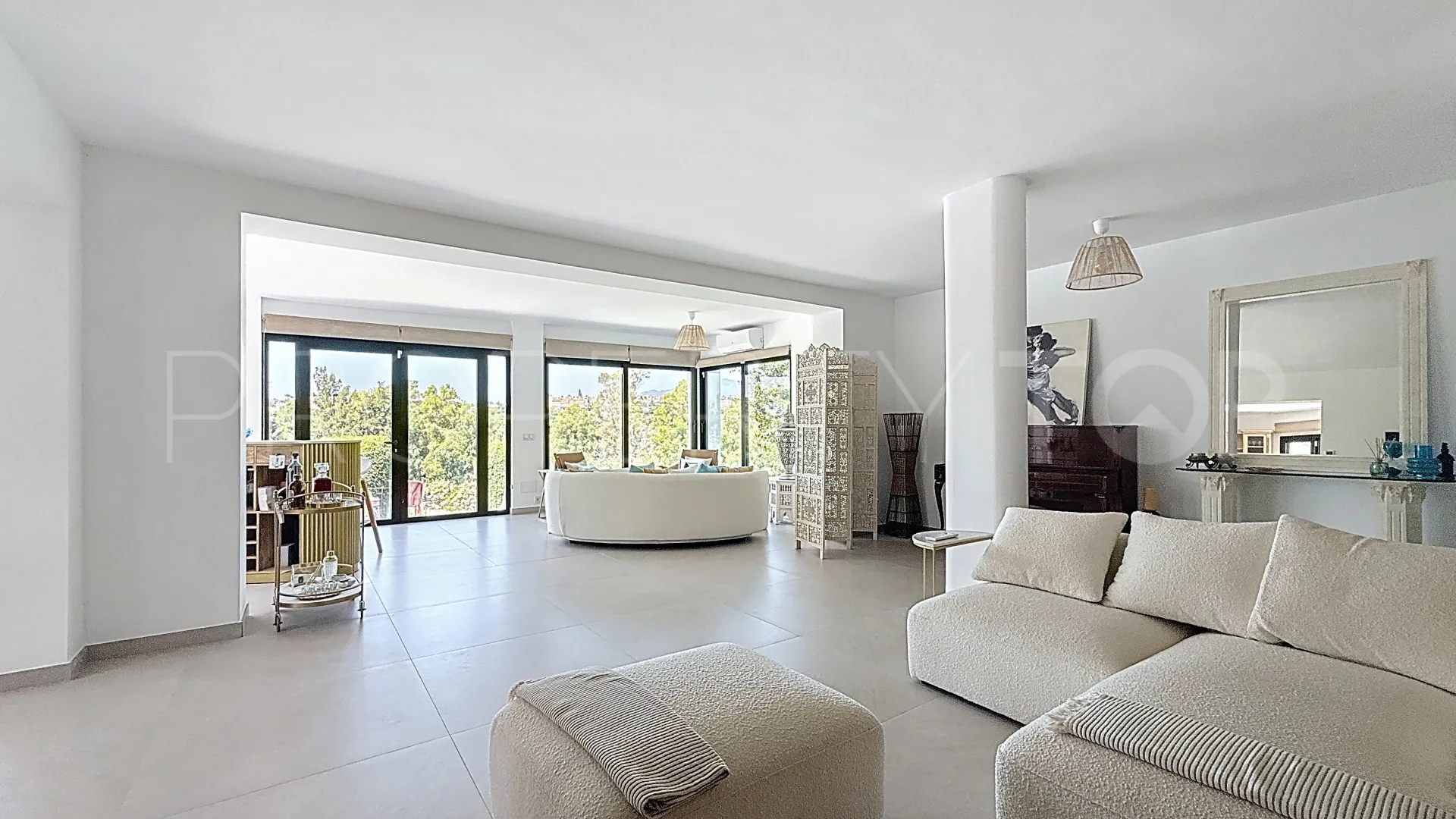 Villa for sale in Guadalmina Alta with 4 bedrooms