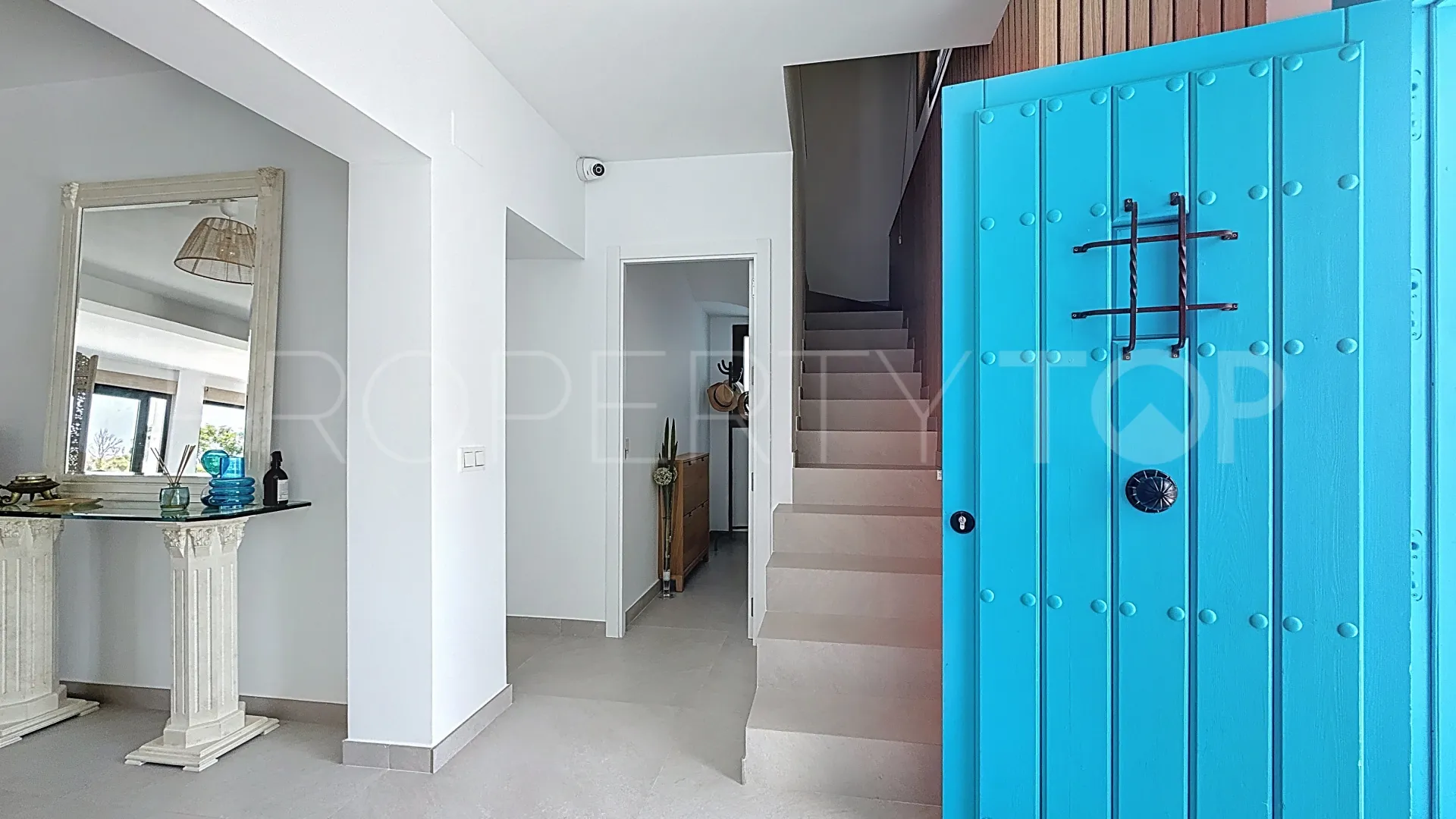 Villa for sale in Guadalmina Alta with 4 bedrooms