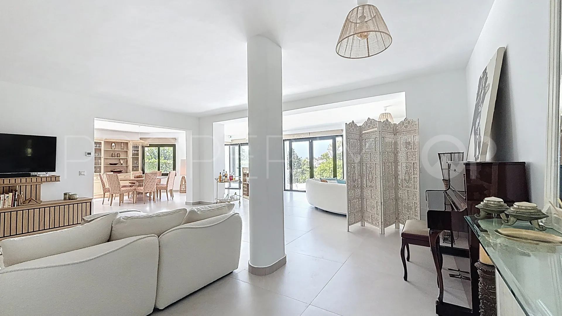 Villa for sale in Guadalmina Alta with 4 bedrooms