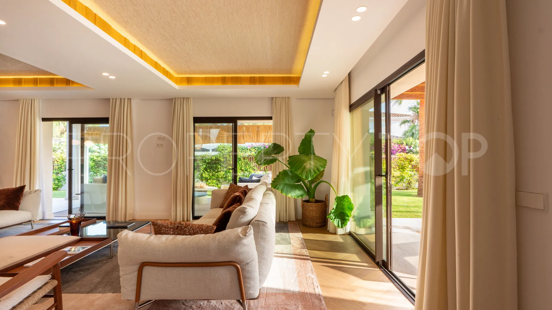 Casasola 6 bedrooms villa for sale