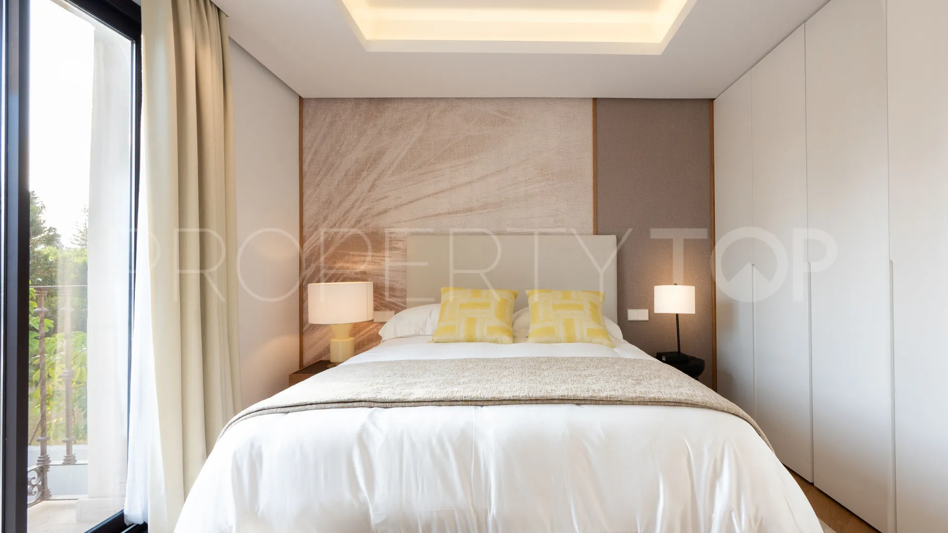 Casasola 6 bedrooms villa for sale
