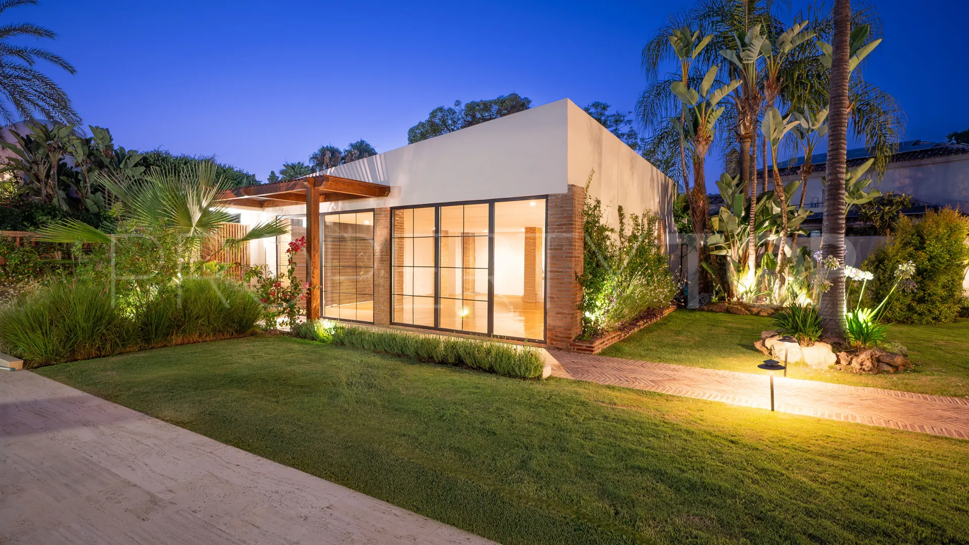 Casasola 6 bedrooms villa for sale