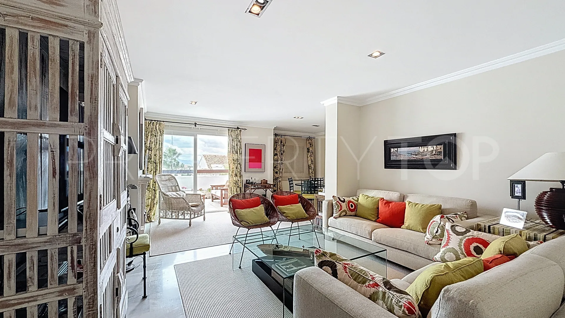 Comprar apartamento con 5 dormitorios en Guadalmina Baja