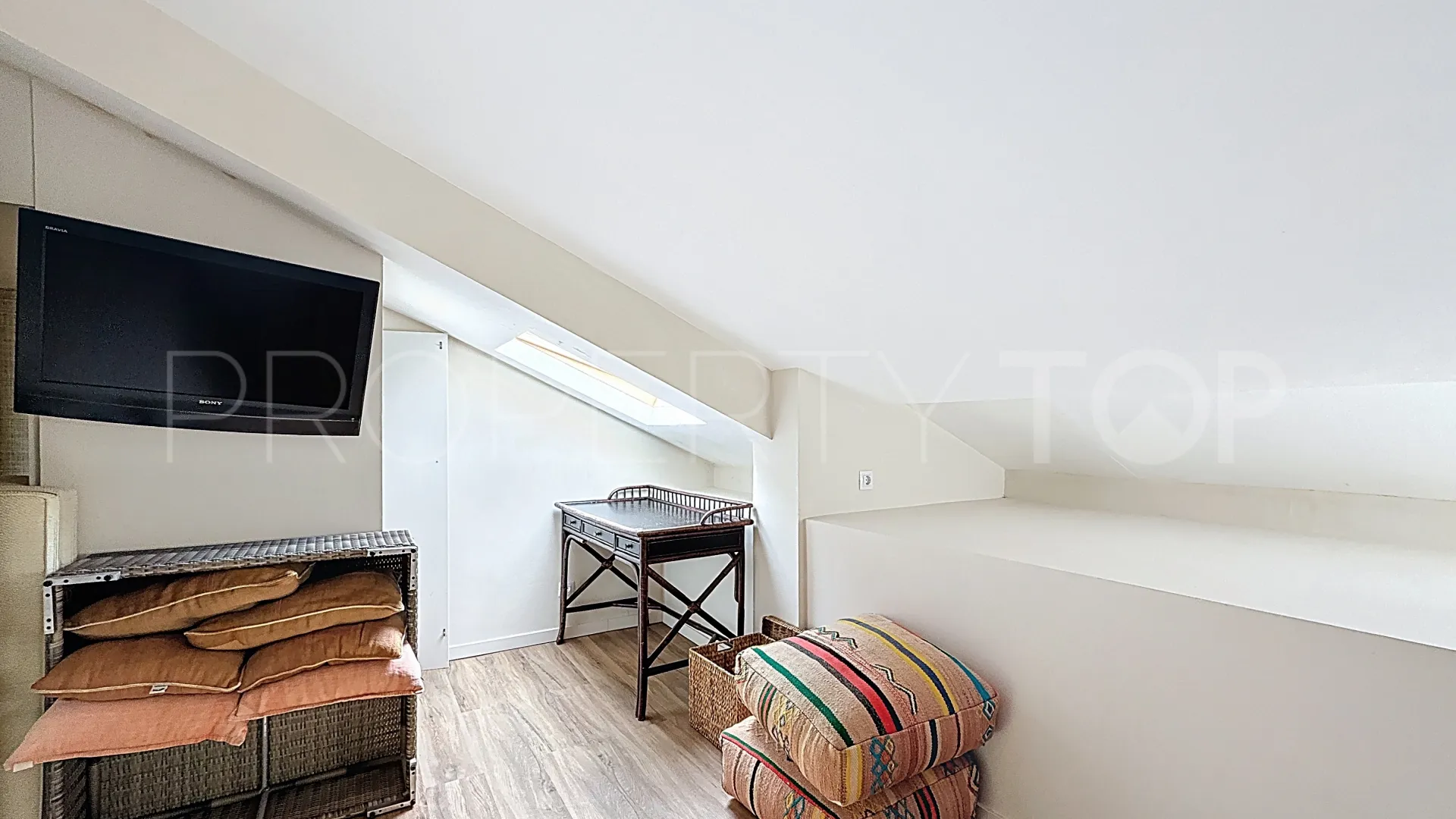 Comprar apartamento con 5 dormitorios en Guadalmina Baja