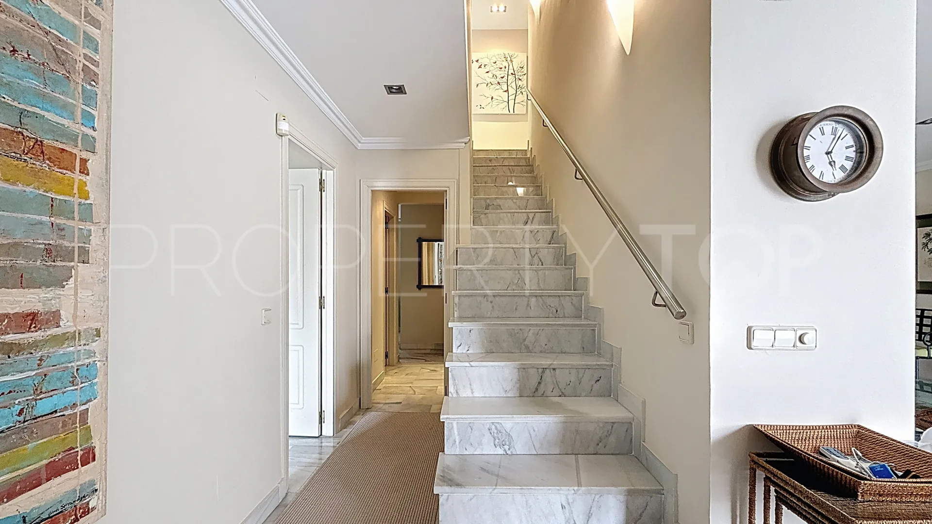 Comprar apartamento con 5 dormitorios en Guadalmina Baja