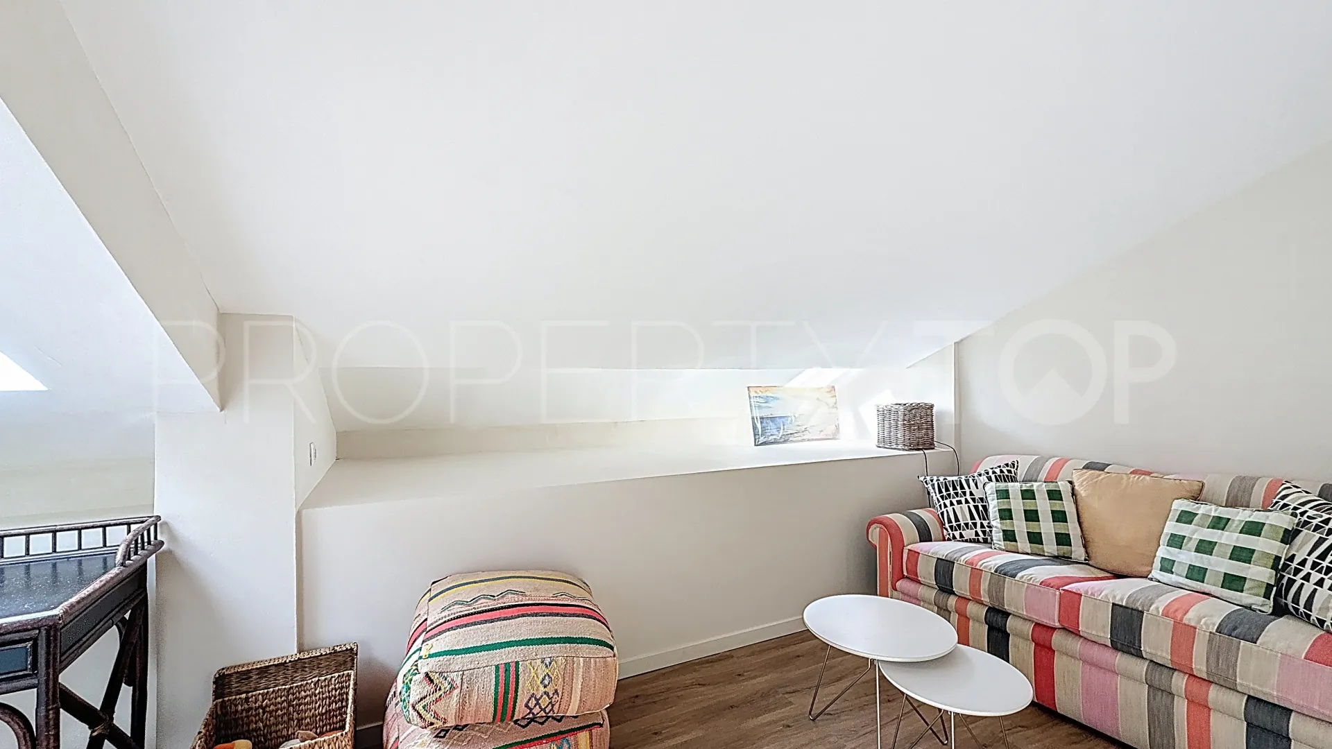 Comprar apartamento con 5 dormitorios en Guadalmina Baja