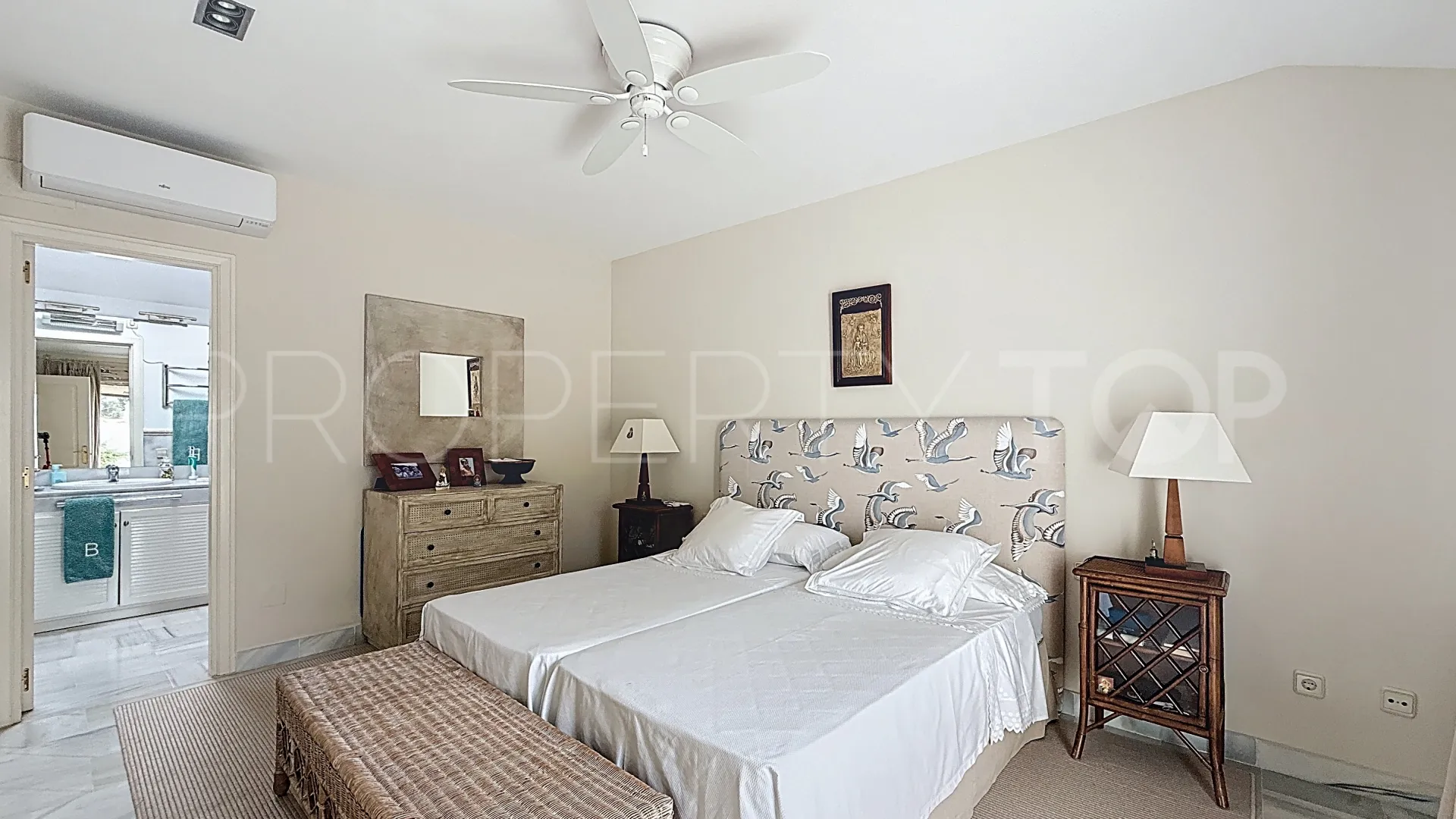 Comprar apartamento con 5 dormitorios en Guadalmina Baja