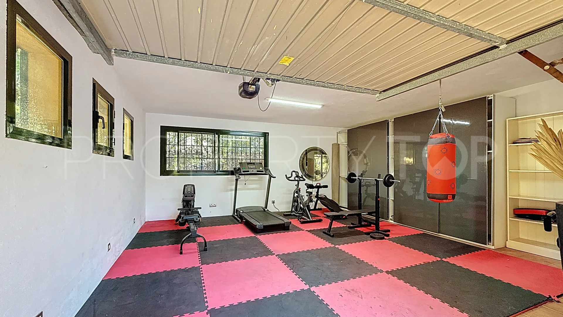 Villa for sale in Casasola