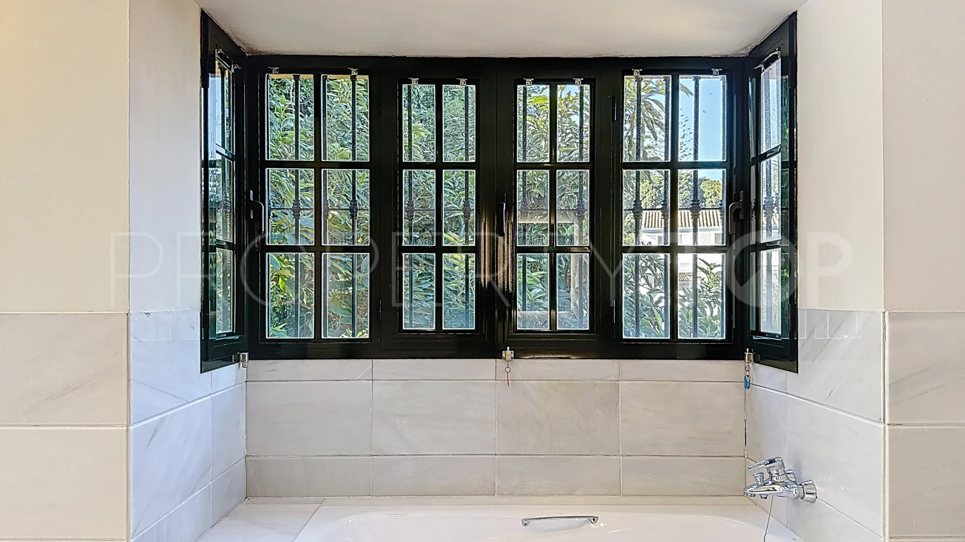 Villa for sale in Casasola