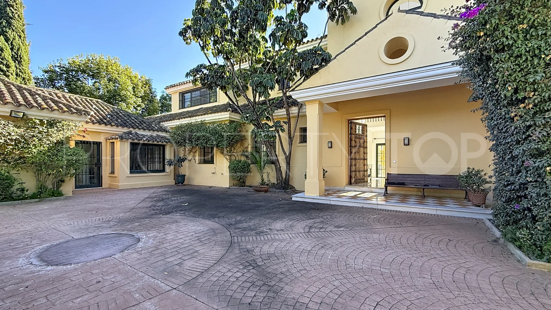 Villa for sale in Casasola