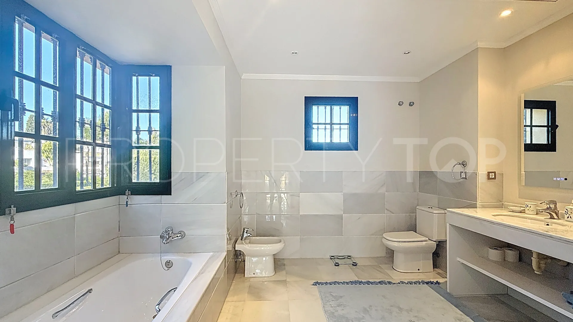 Villa for sale in Casasola