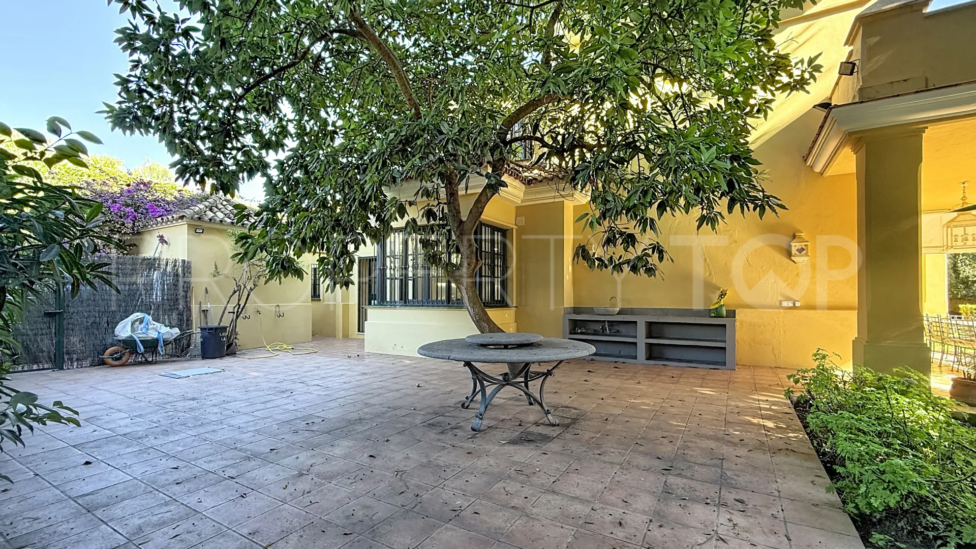 Villa for sale in Casasola