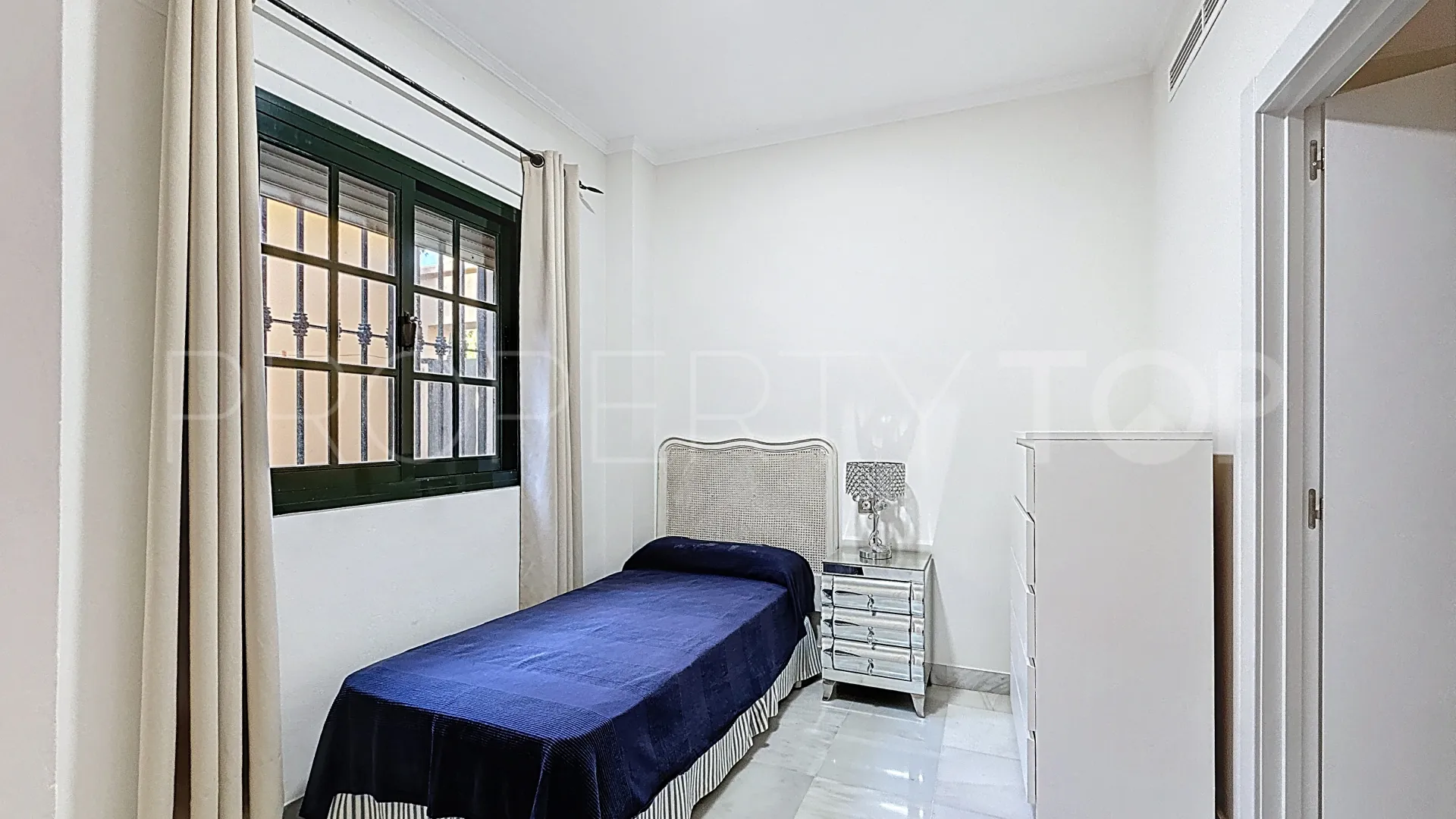 Villa for sale in Casasola