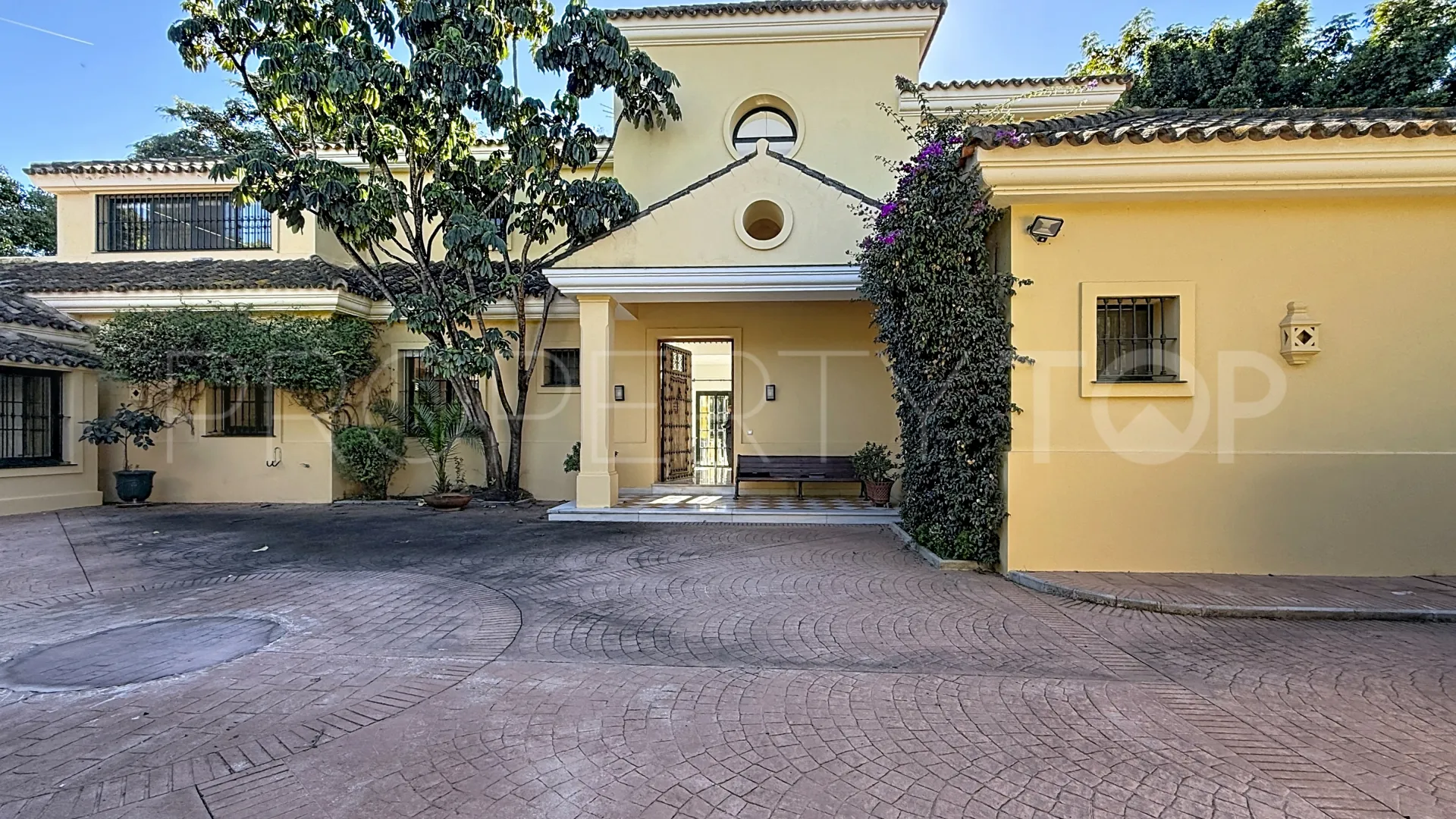 Villa for sale in Casasola