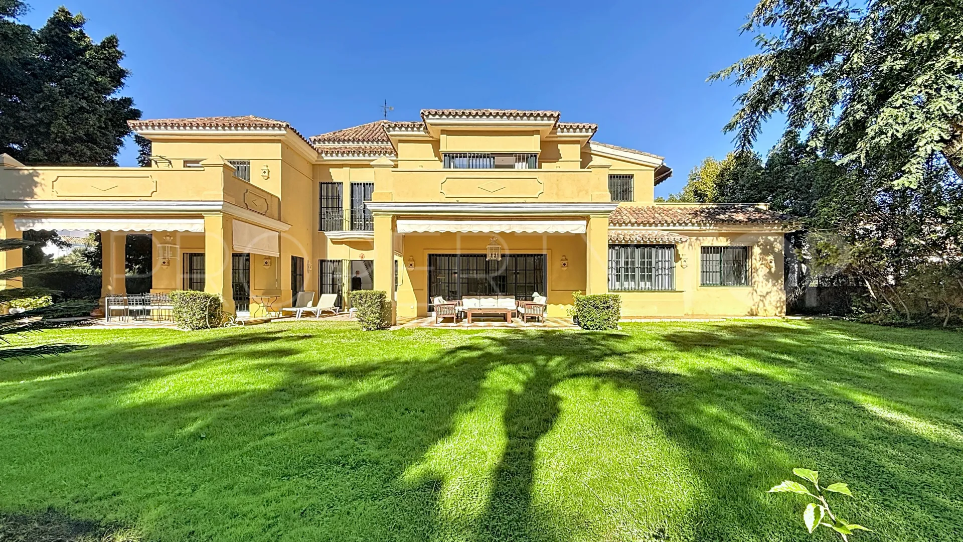 Villa for sale in Casasola