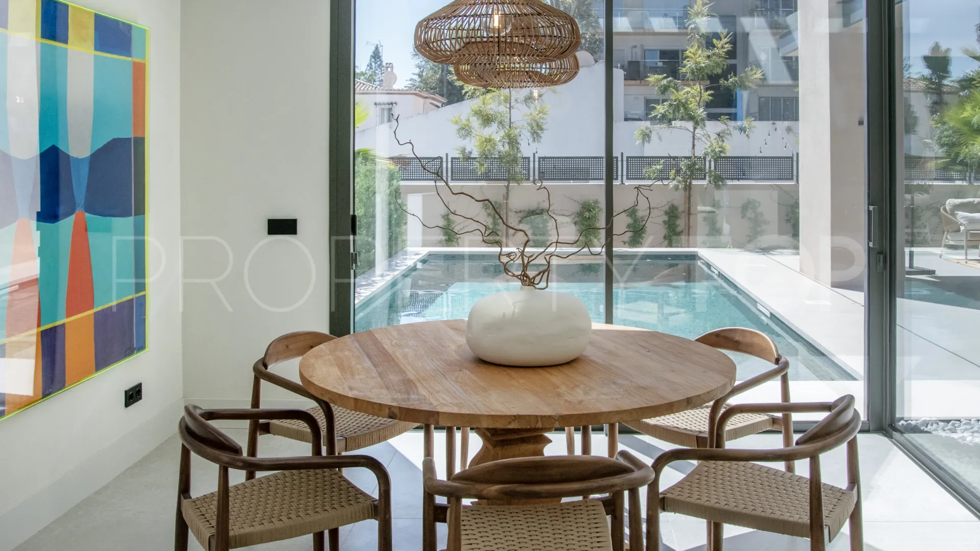 Se vende villa de 5 dormitorios en Rio Verde Playa