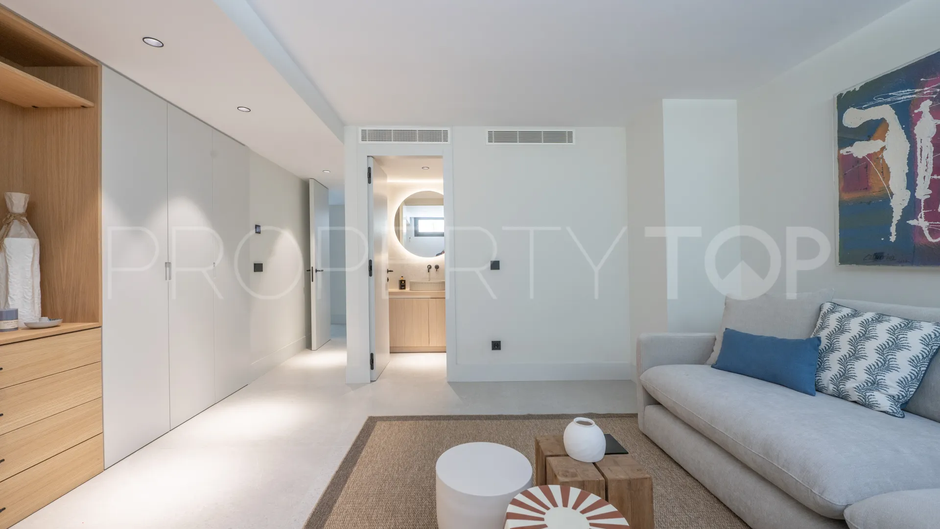 Se vende villa de 5 dormitorios en Rio Verde Playa