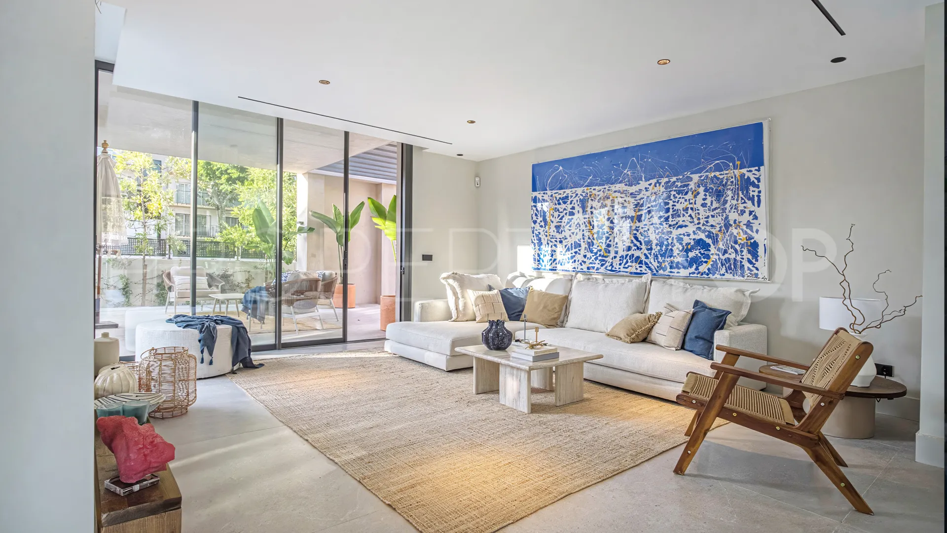 Se vende villa de 5 dormitorios en Rio Verde Playa