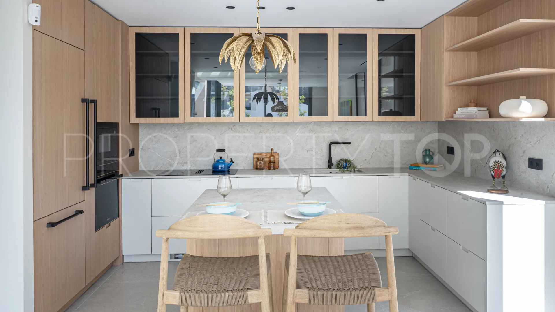 Se vende villa de 5 dormitorios en Rio Verde Playa