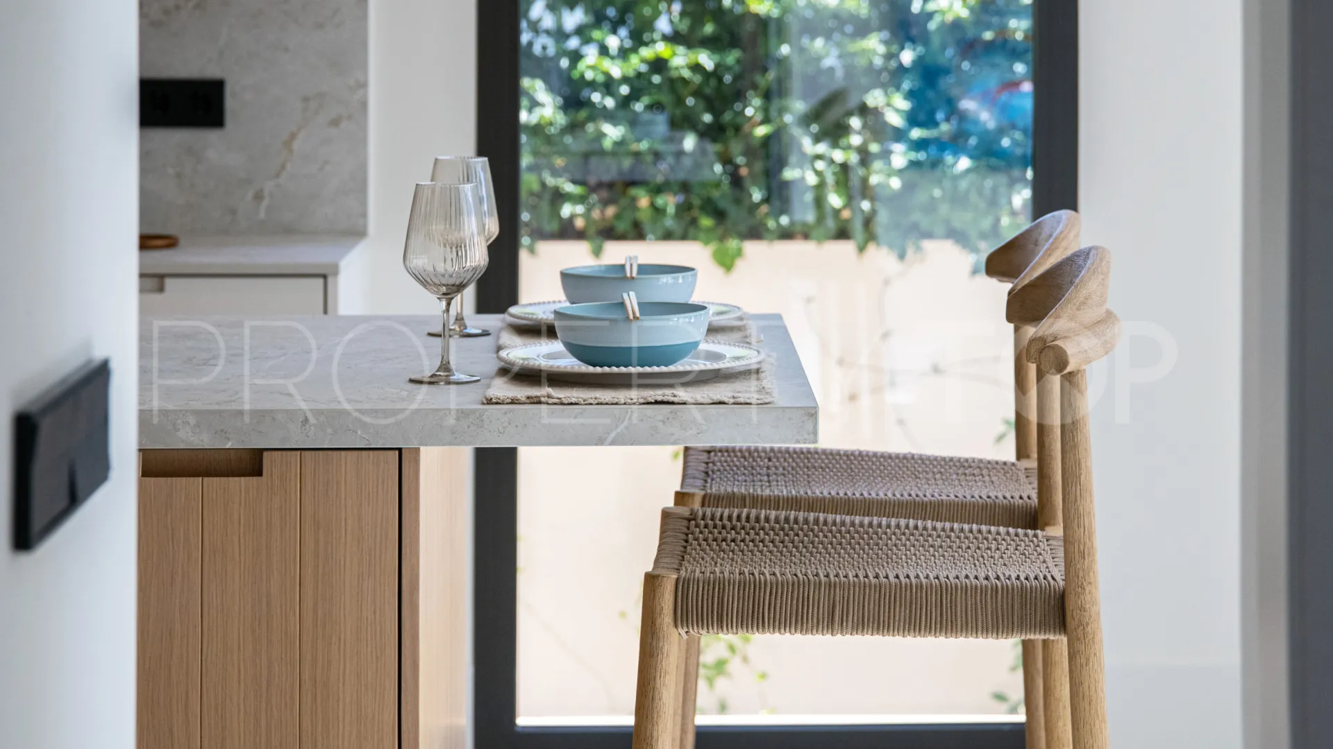 Se vende villa de 5 dormitorios en Rio Verde Playa
