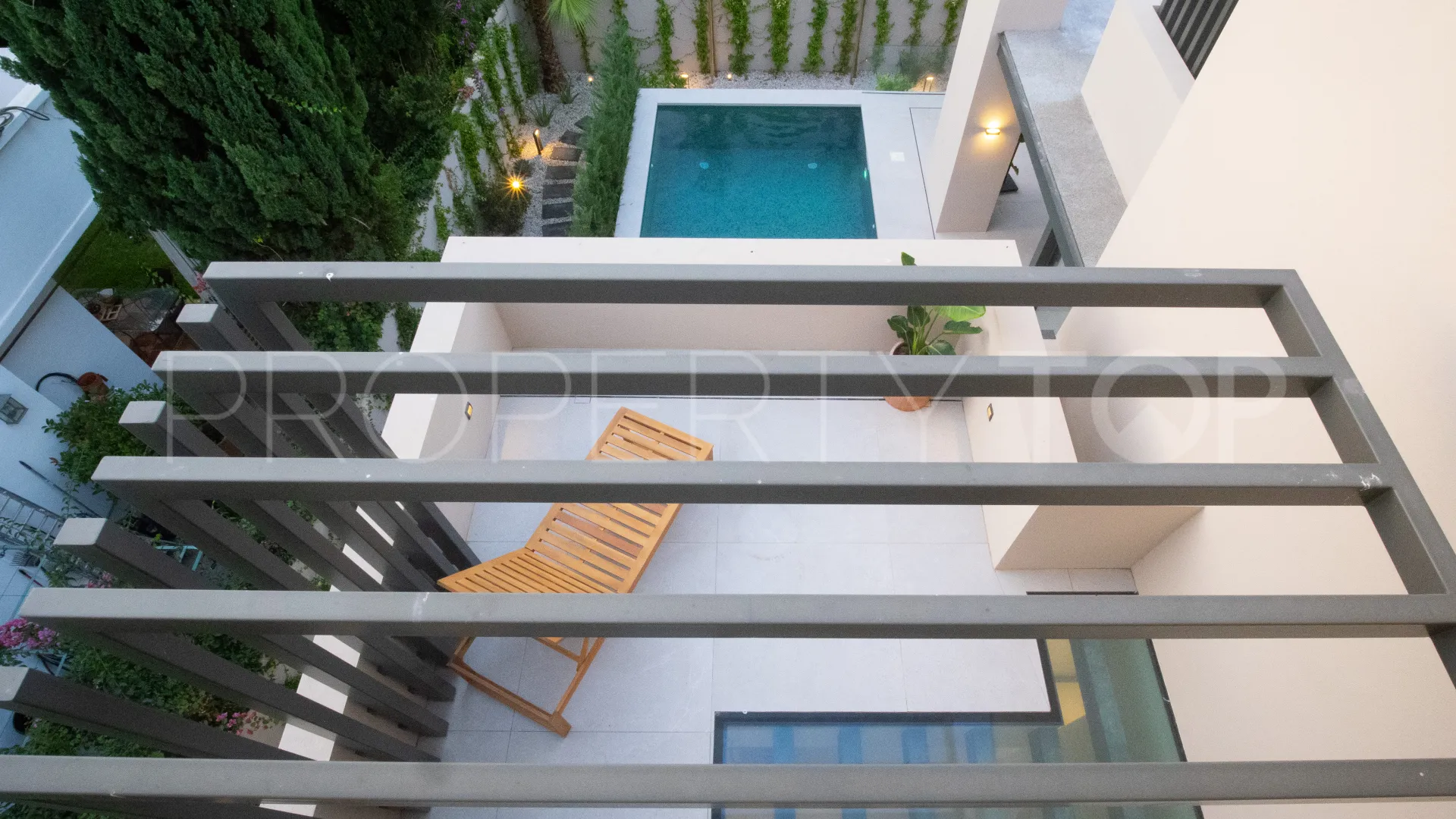 Se vende villa de 5 dormitorios en Rio Verde Playa