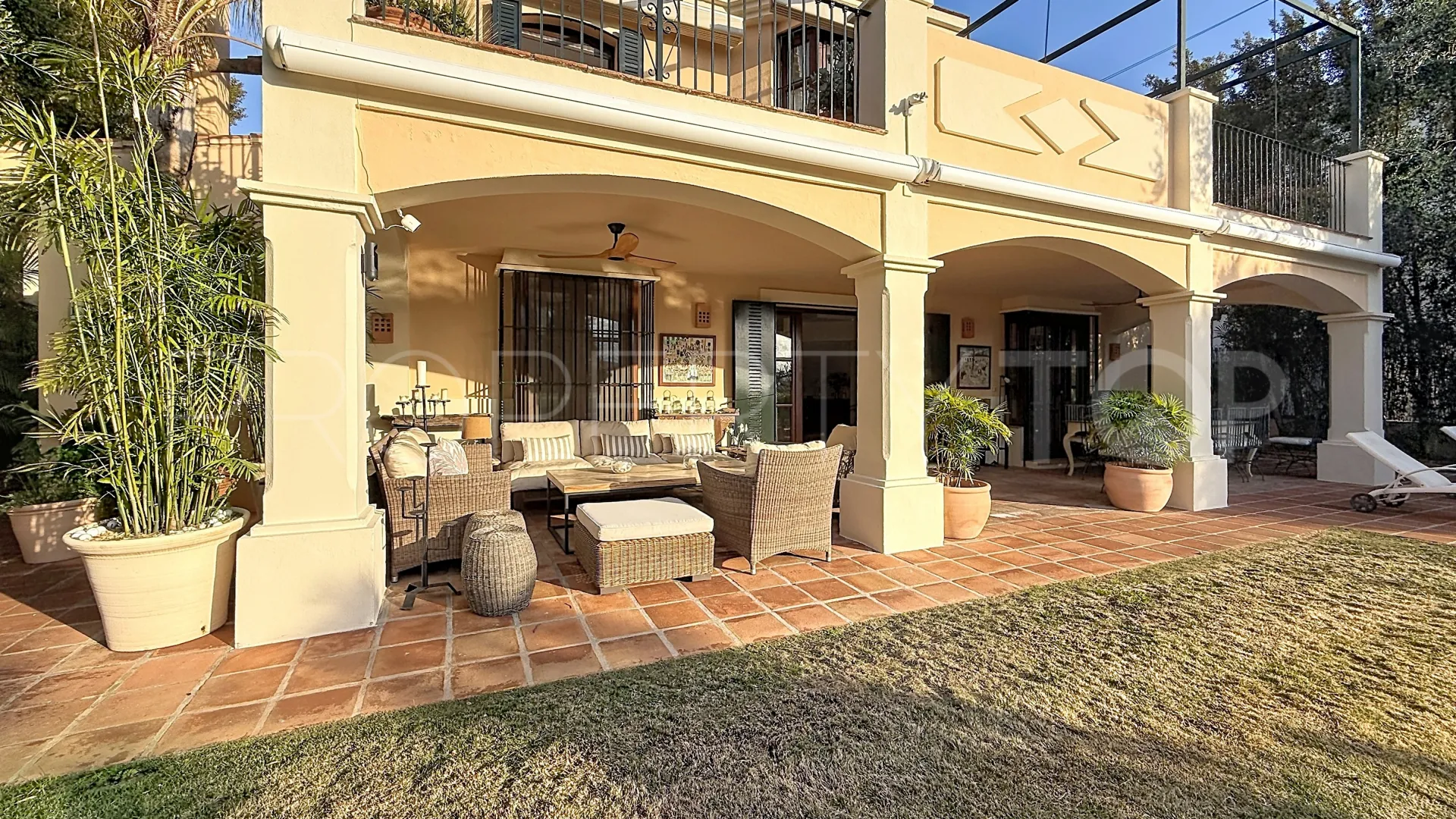 Comprar villa en Guadalmina Alta con 5 dormitorios