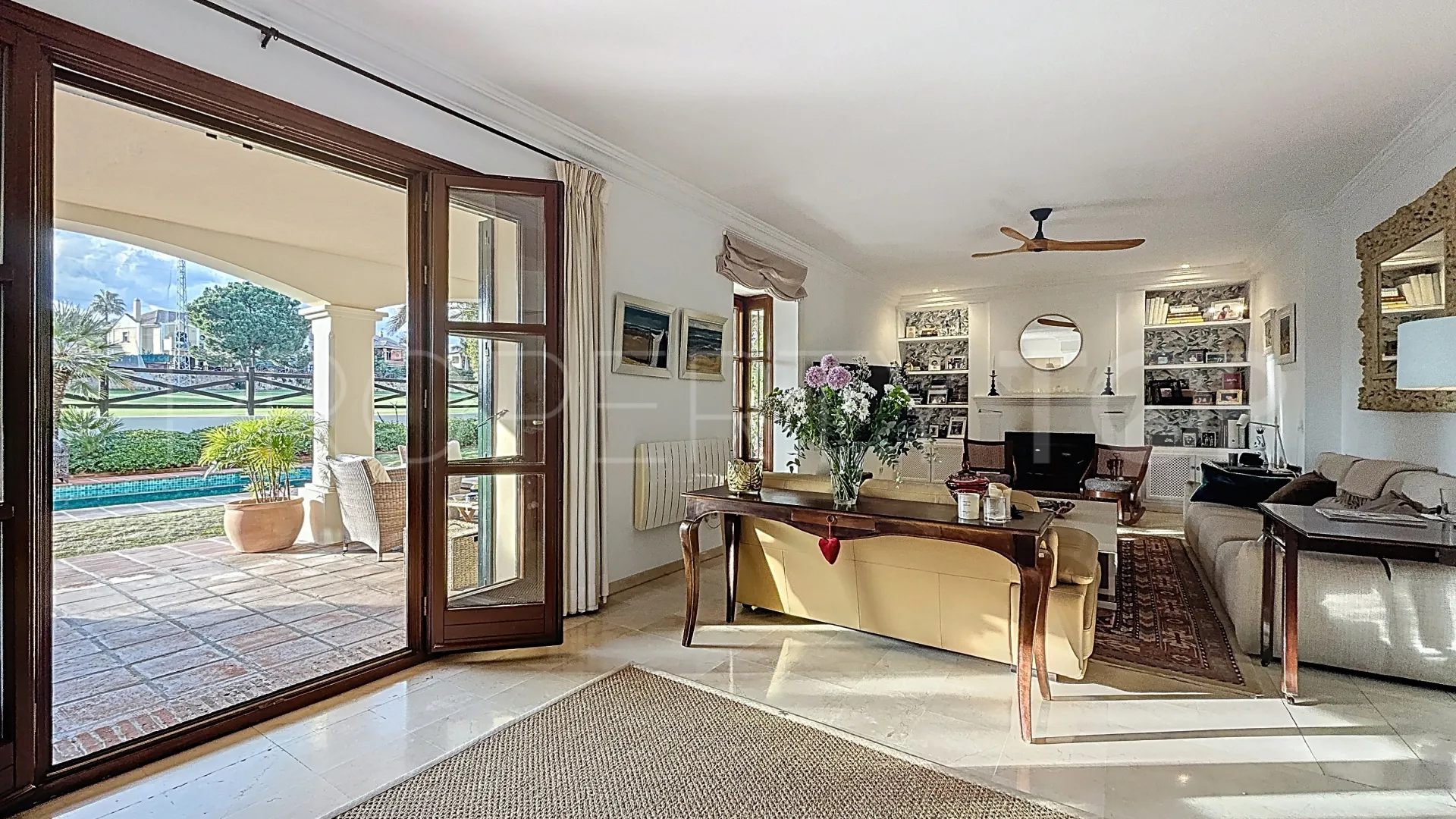 Comprar villa en Guadalmina Alta con 5 dormitorios