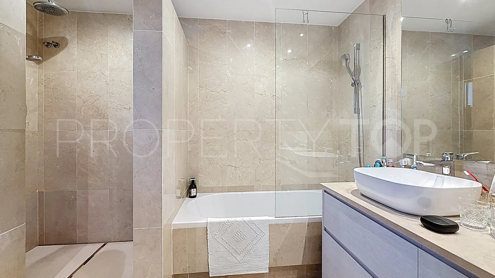 Comprar villa en Guadalmina Alta con 5 dormitorios