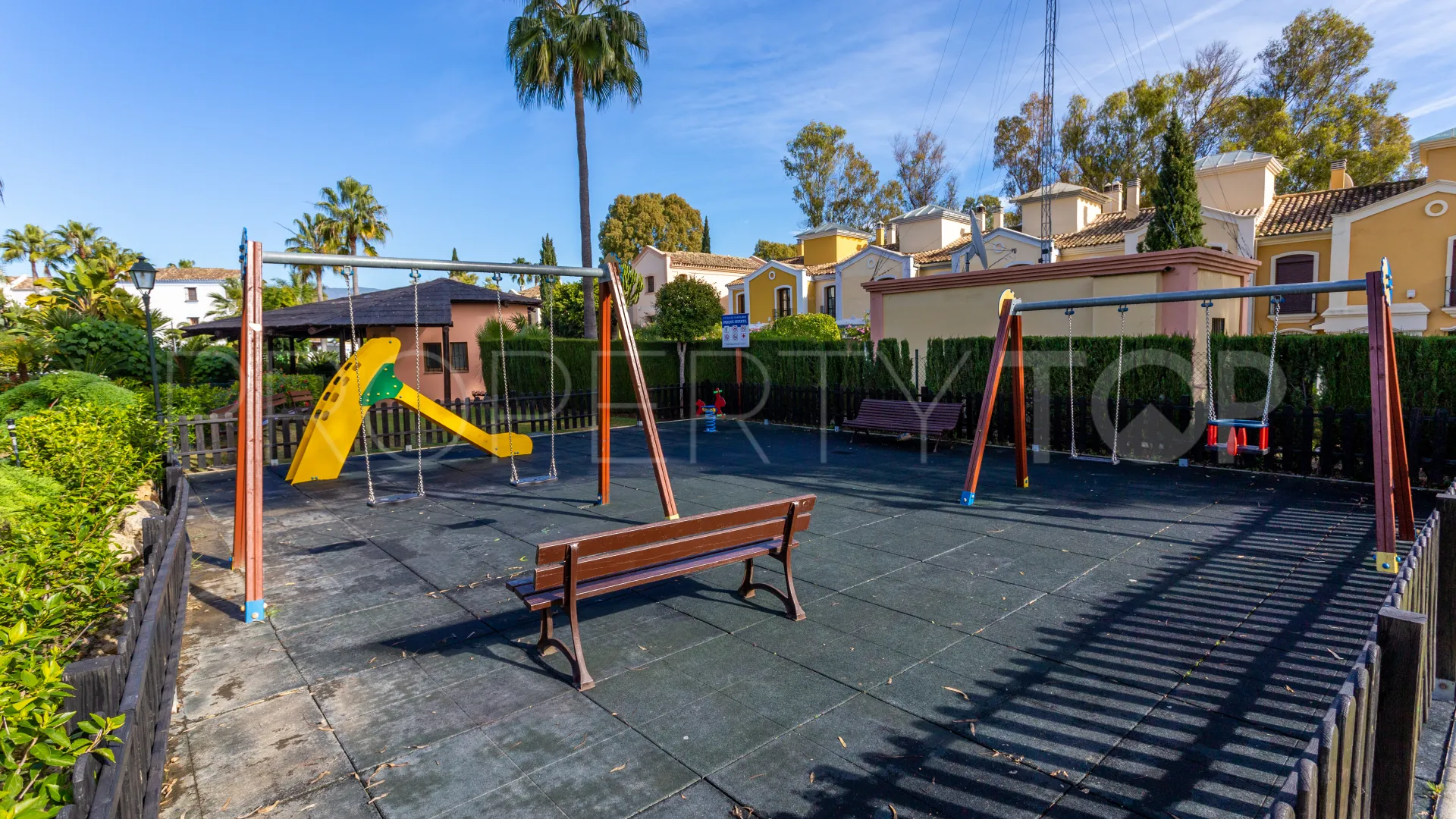 Comprar villa en Guadalmina Alta con 5 dormitorios
