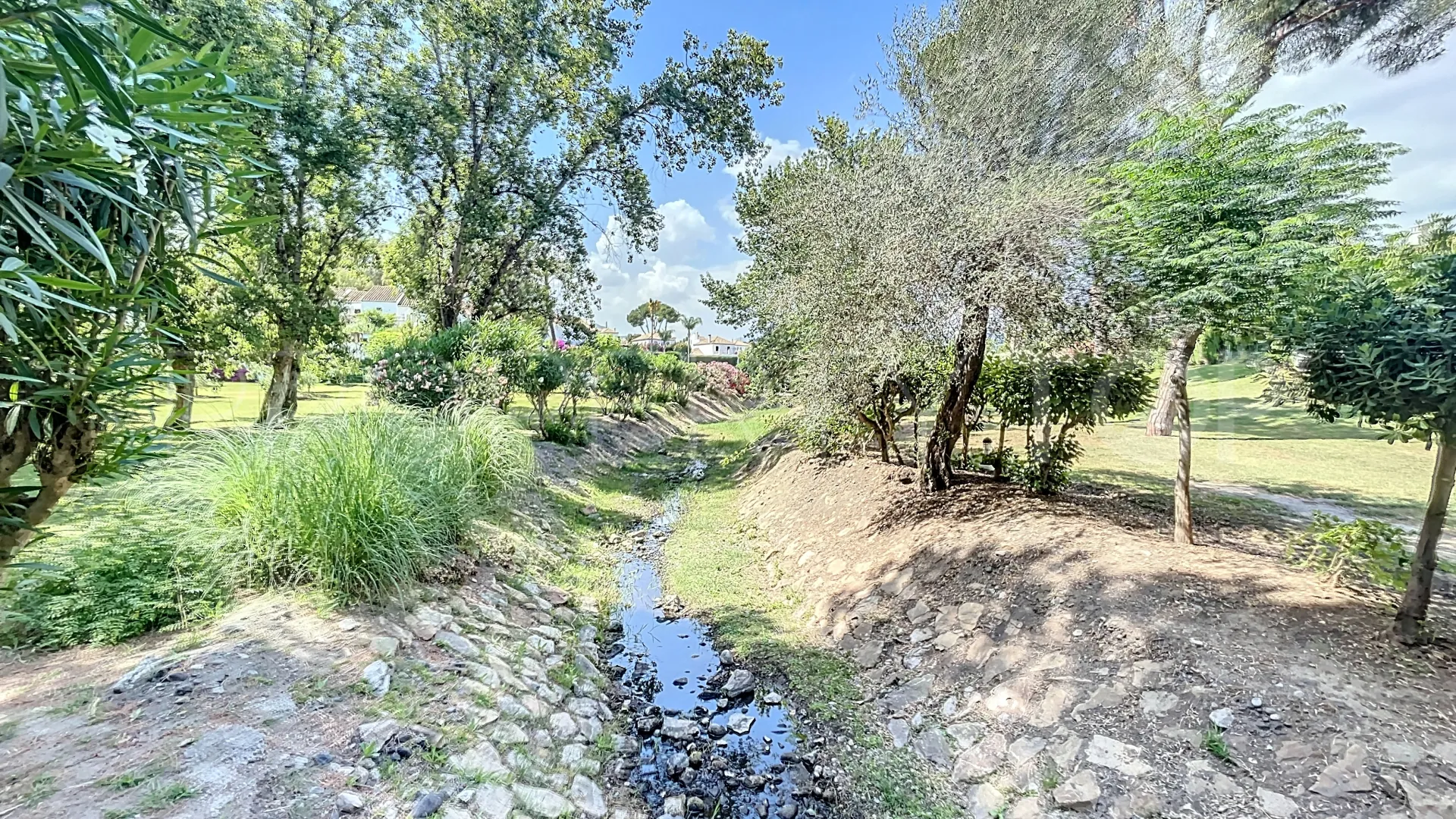 Villa for sale in Benamara