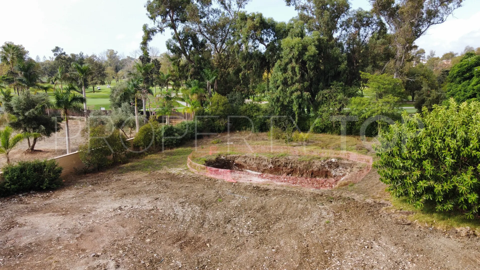 Parcela a la venta en Guadalmina Baja