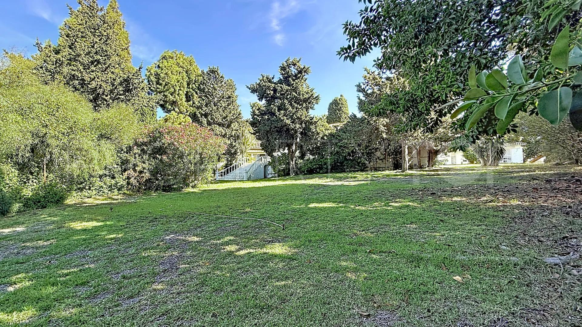 Villa en venta en Guadalmina Baja de 8 dormitorios