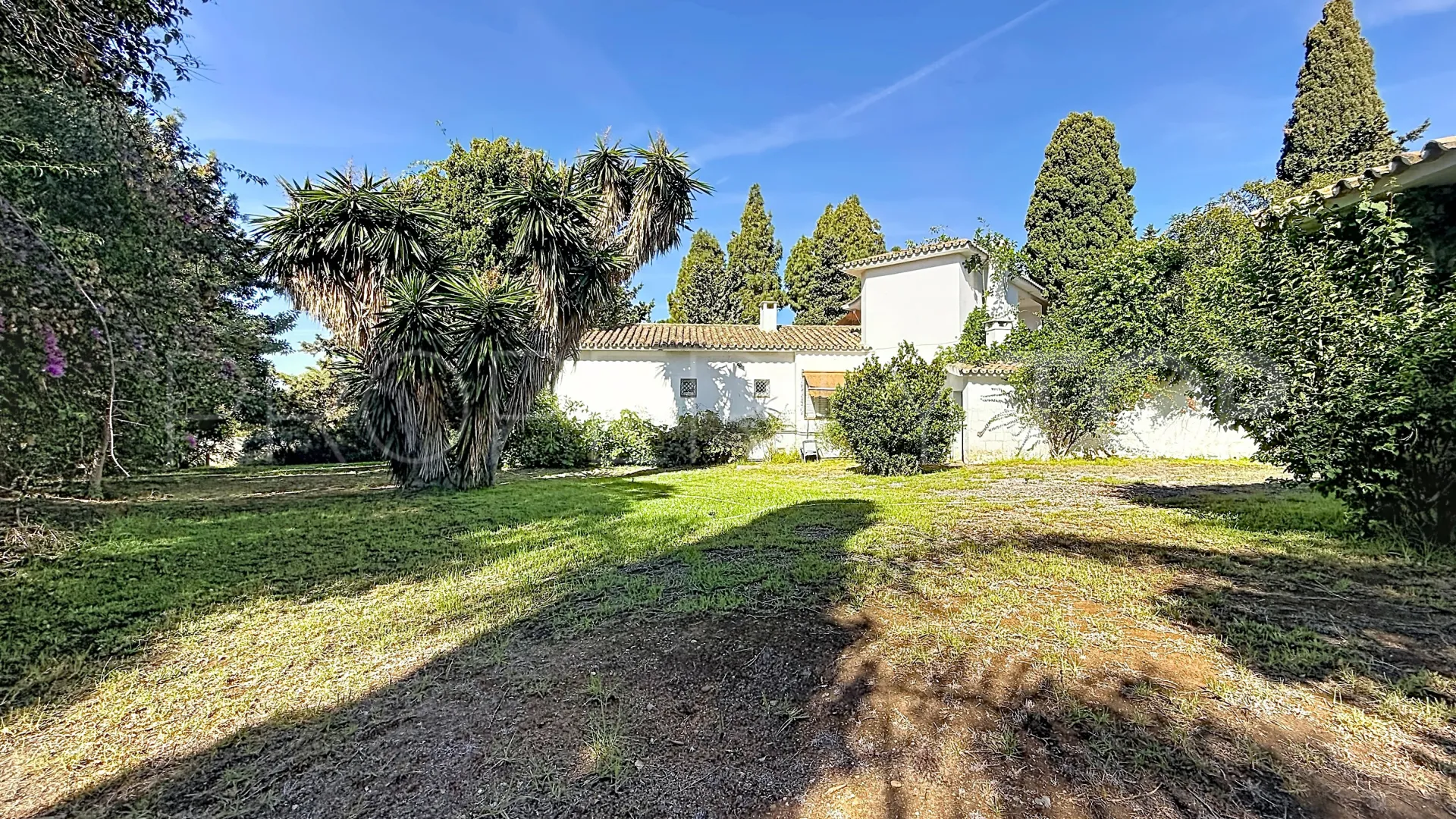 Villa en venta en Guadalmina Baja de 8 dormitorios