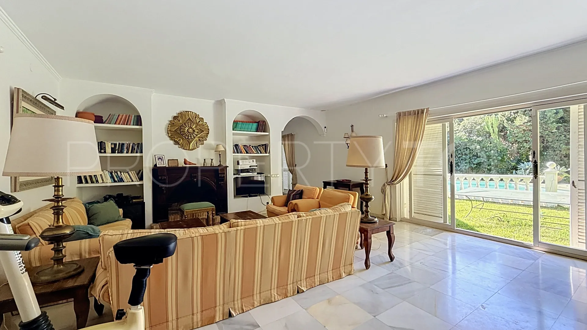 Villa en venta en Guadalmina Baja de 8 dormitorios