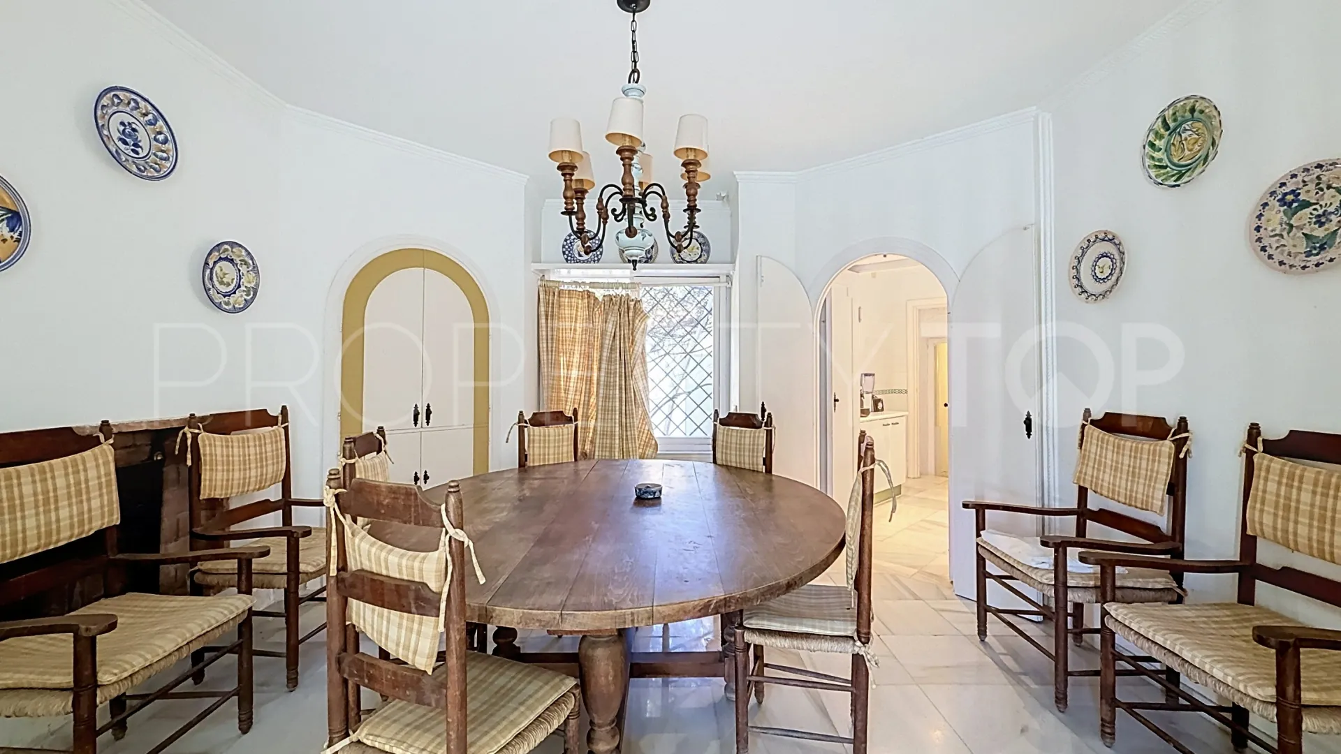 Villa en venta en Guadalmina Baja de 8 dormitorios