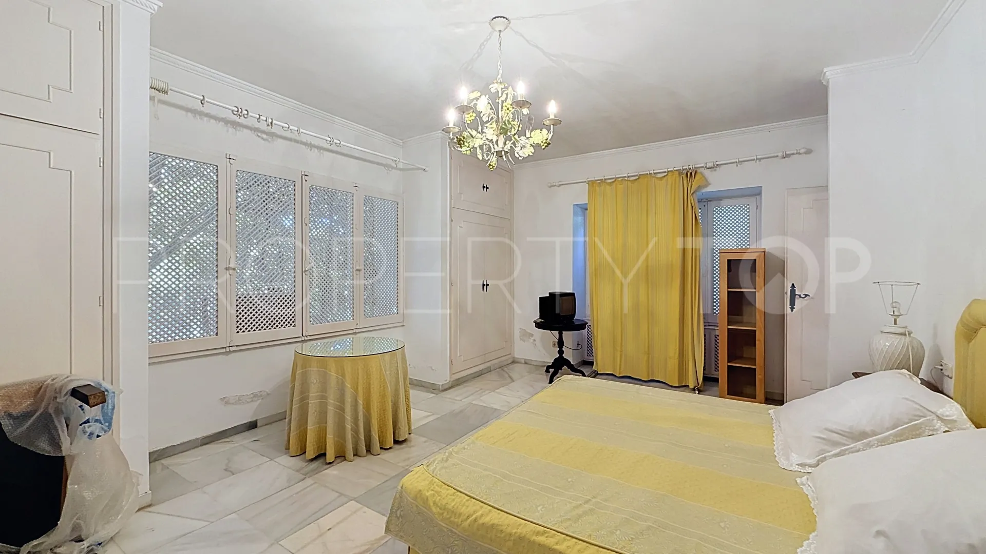 Villa en venta en Guadalmina Baja de 8 dormitorios