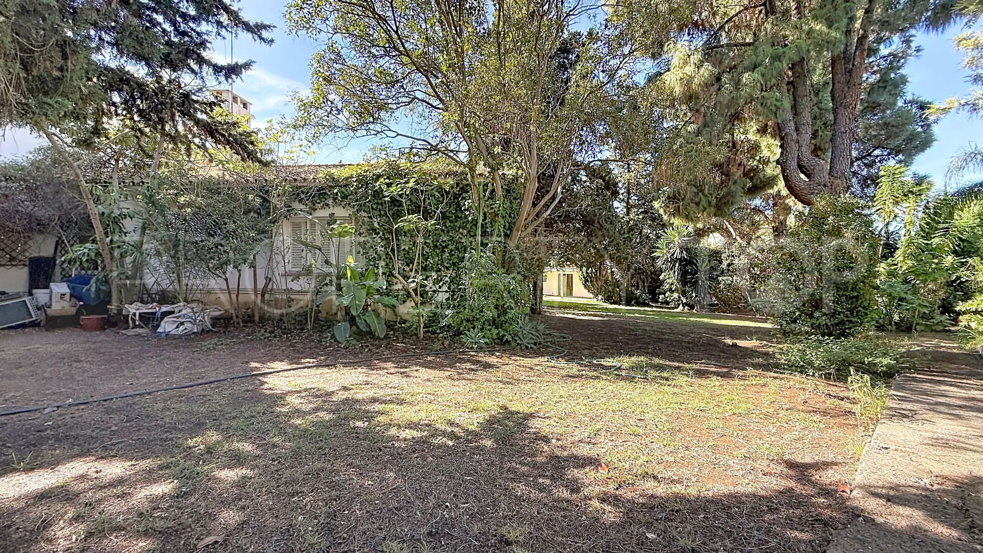 Villa en venta en Guadalmina Baja de 8 dormitorios