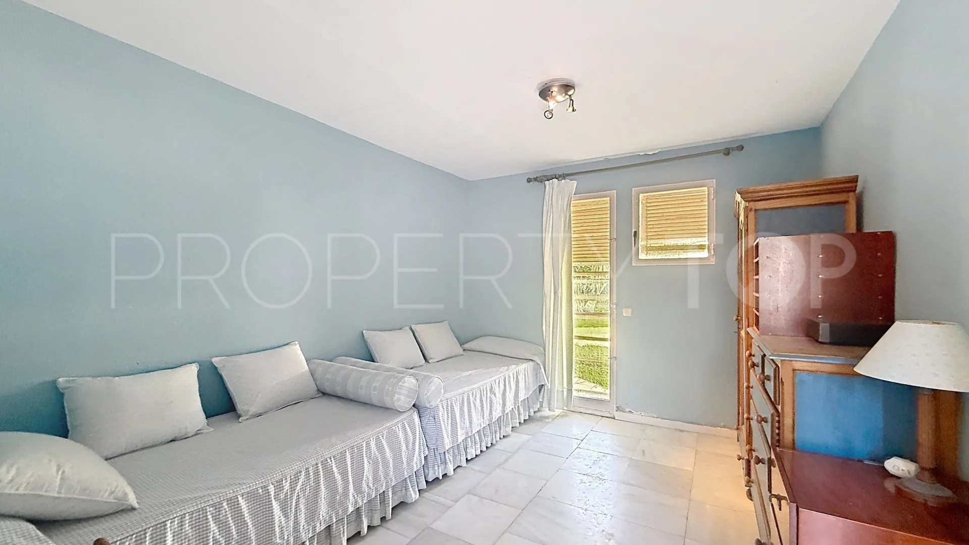 Villa en venta en Guadalmina Baja de 8 dormitorios
