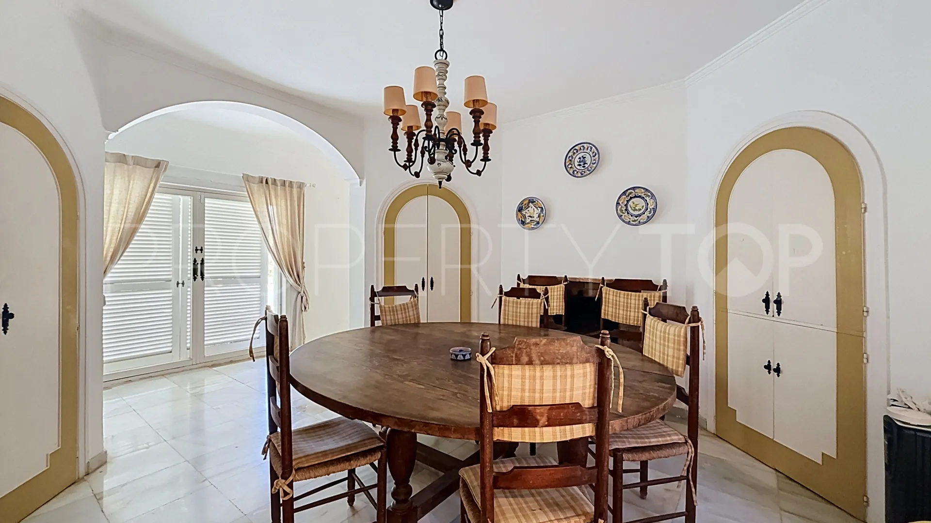 Villa en venta en Guadalmina Baja de 8 dormitorios