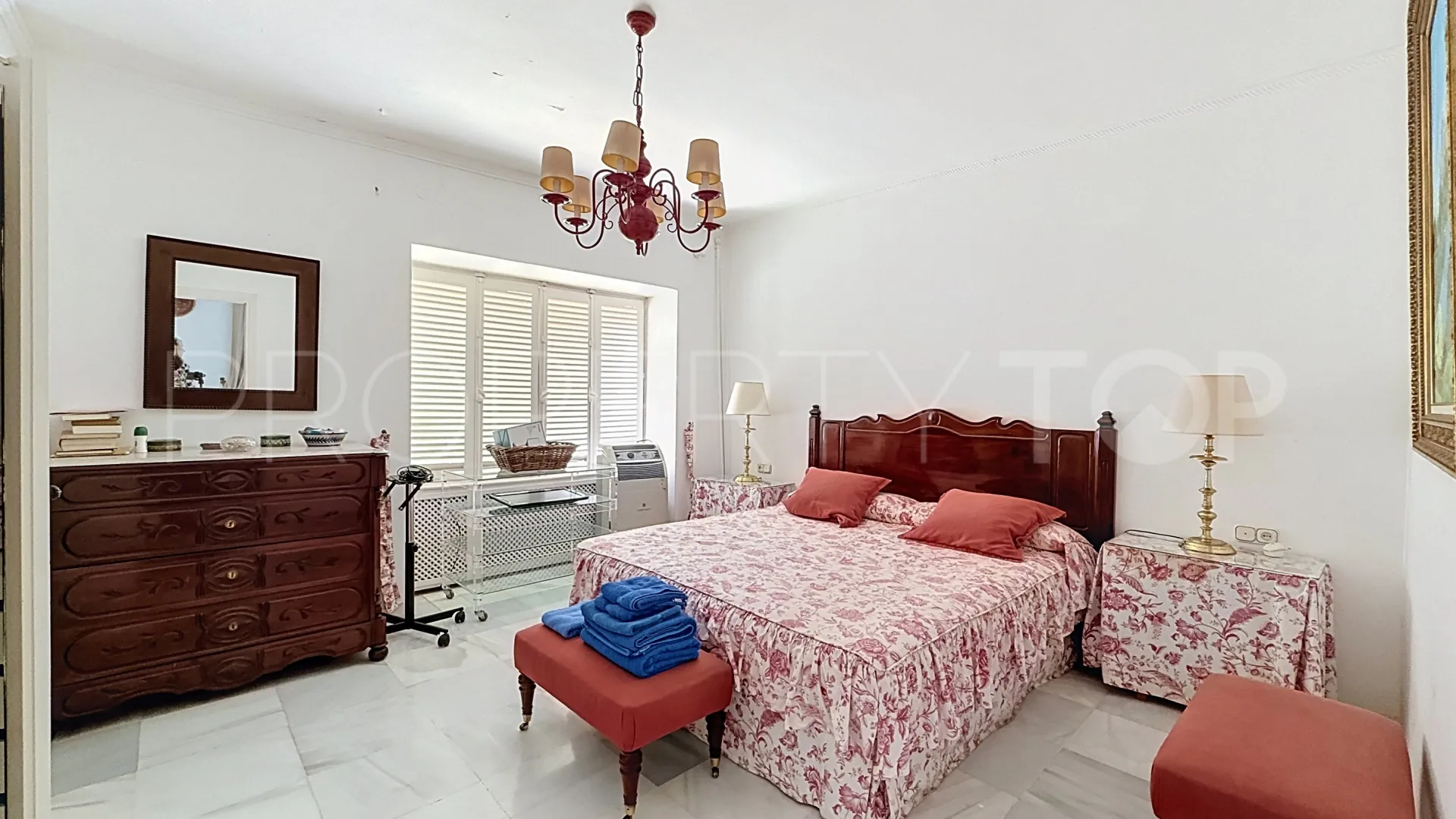 Villa en venta en Guadalmina Baja de 8 dormitorios