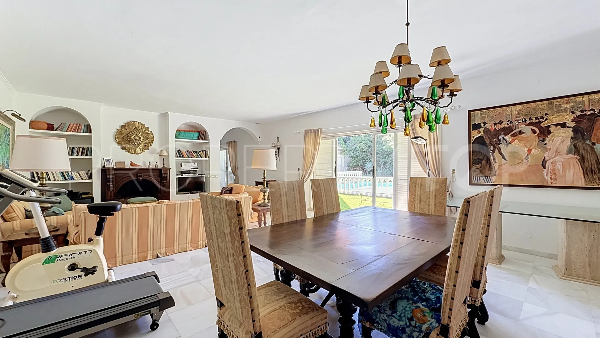 Villa en venta en Guadalmina Baja de 8 dormitorios