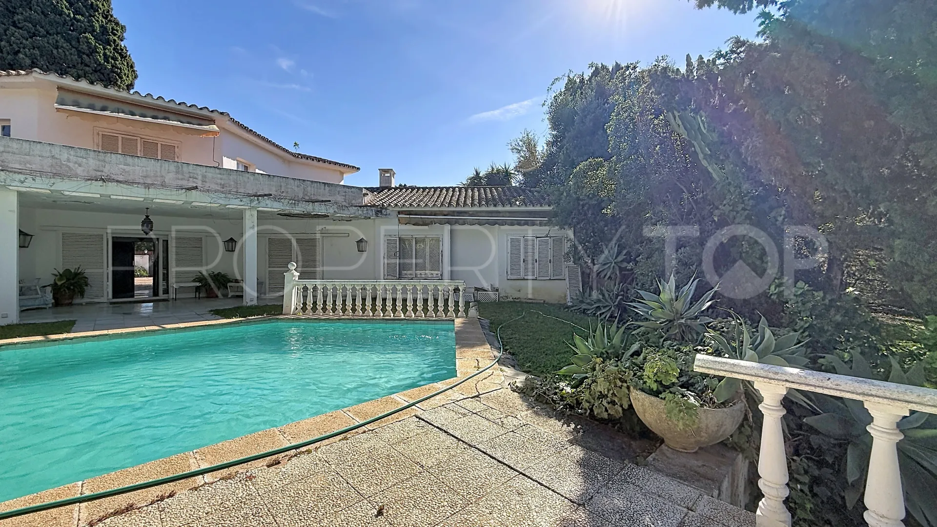 Villa en venta en Guadalmina Baja de 8 dormitorios