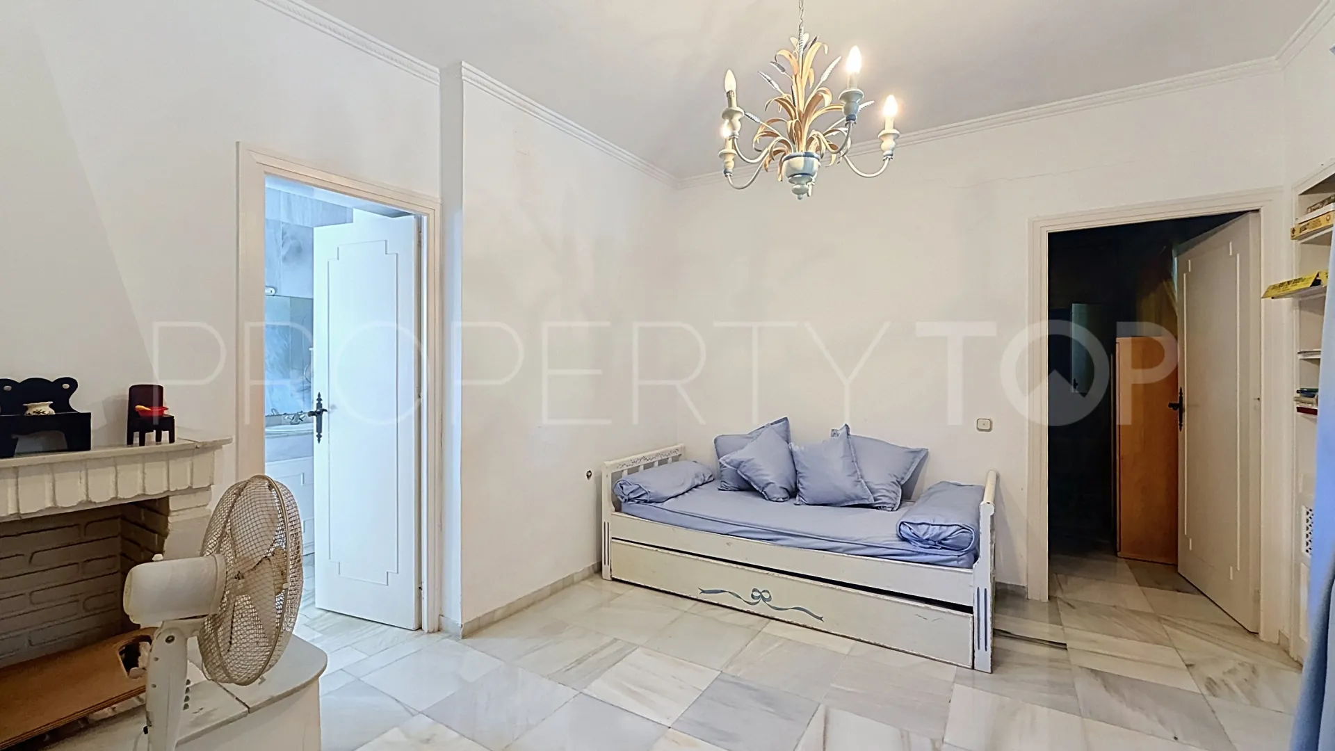 Villa en venta en Guadalmina Baja de 8 dormitorios