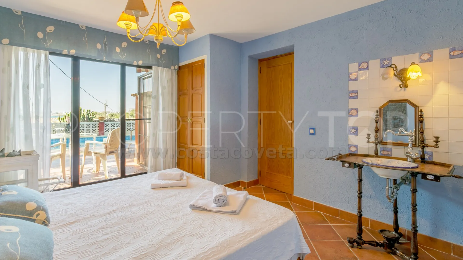 Casa de 6 dormitorios en venta en Coveta Fuma