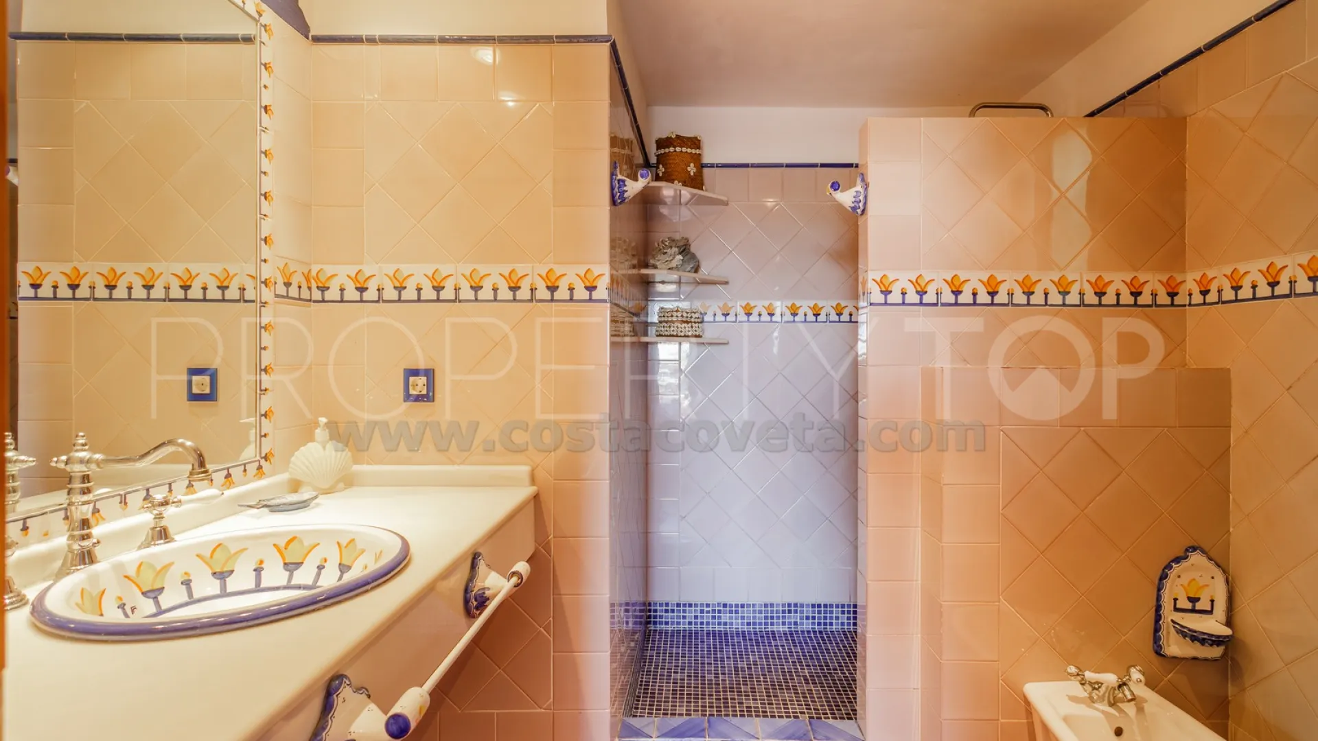 Casa de 6 dormitorios en venta en Coveta Fuma