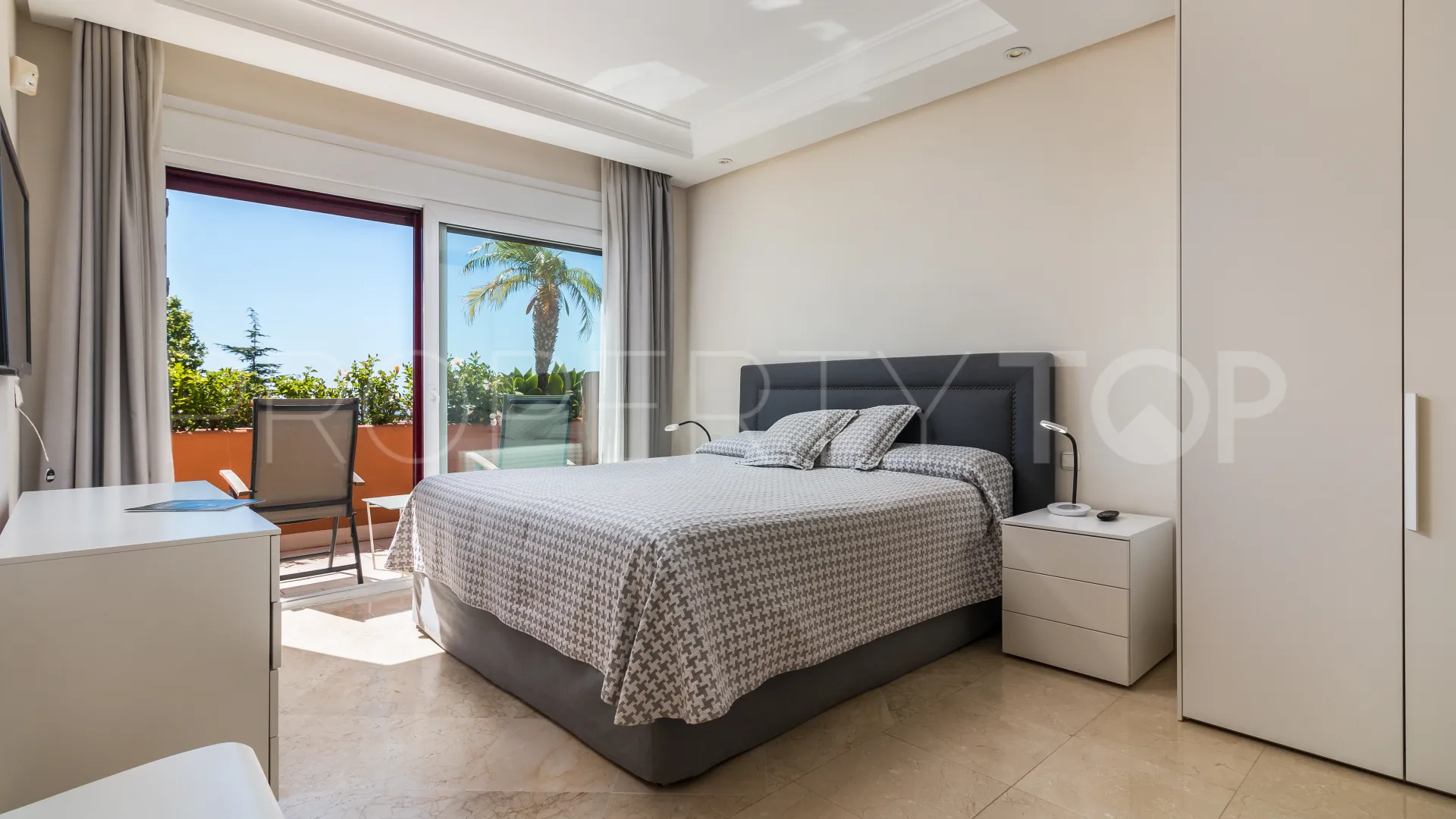 La Alzambra duplex penthouse for sale